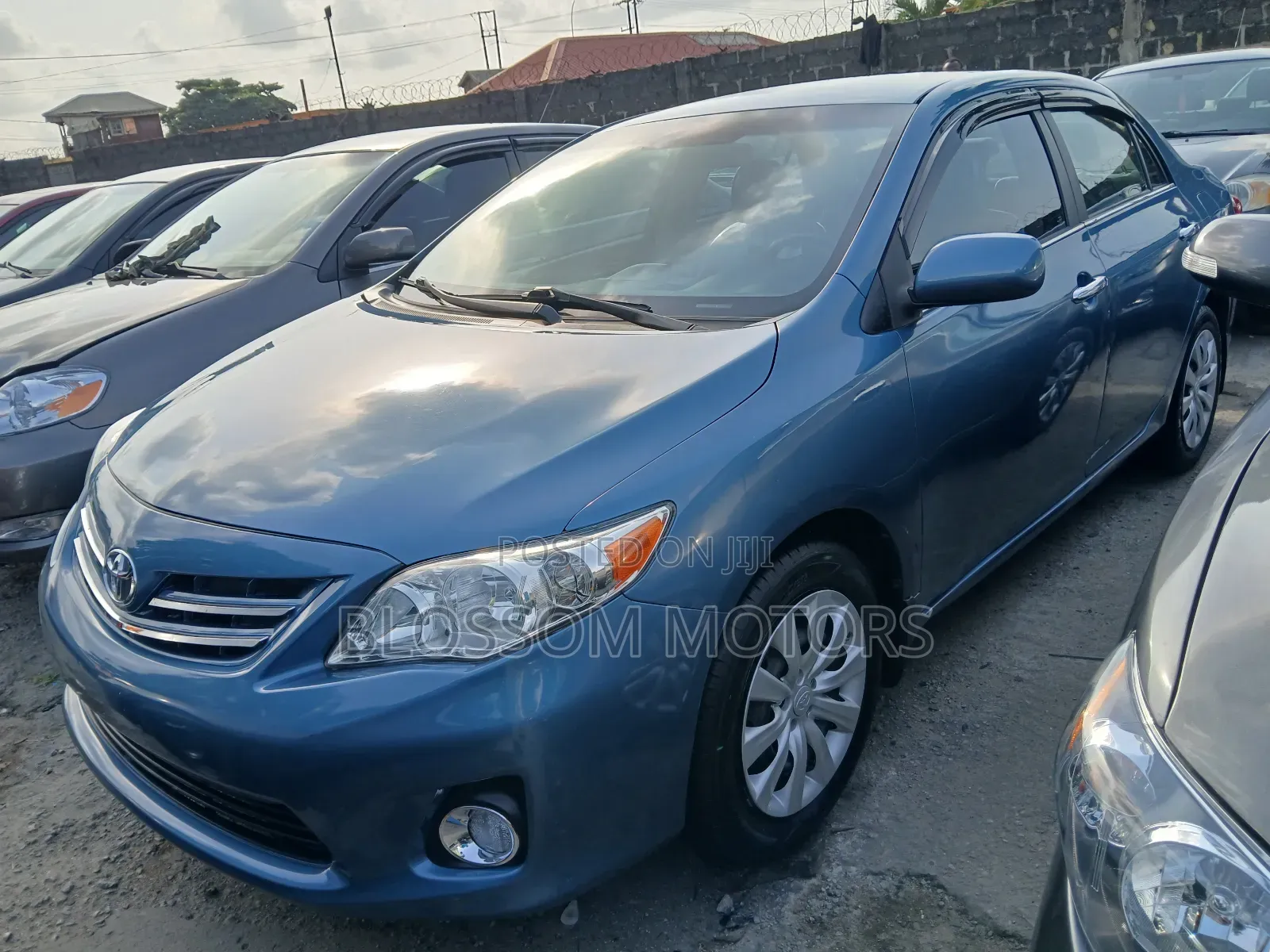 Toyota Corolla LE Special Edition 4dr Sedan (1.8L 4cyl 4A) 2013 Blue