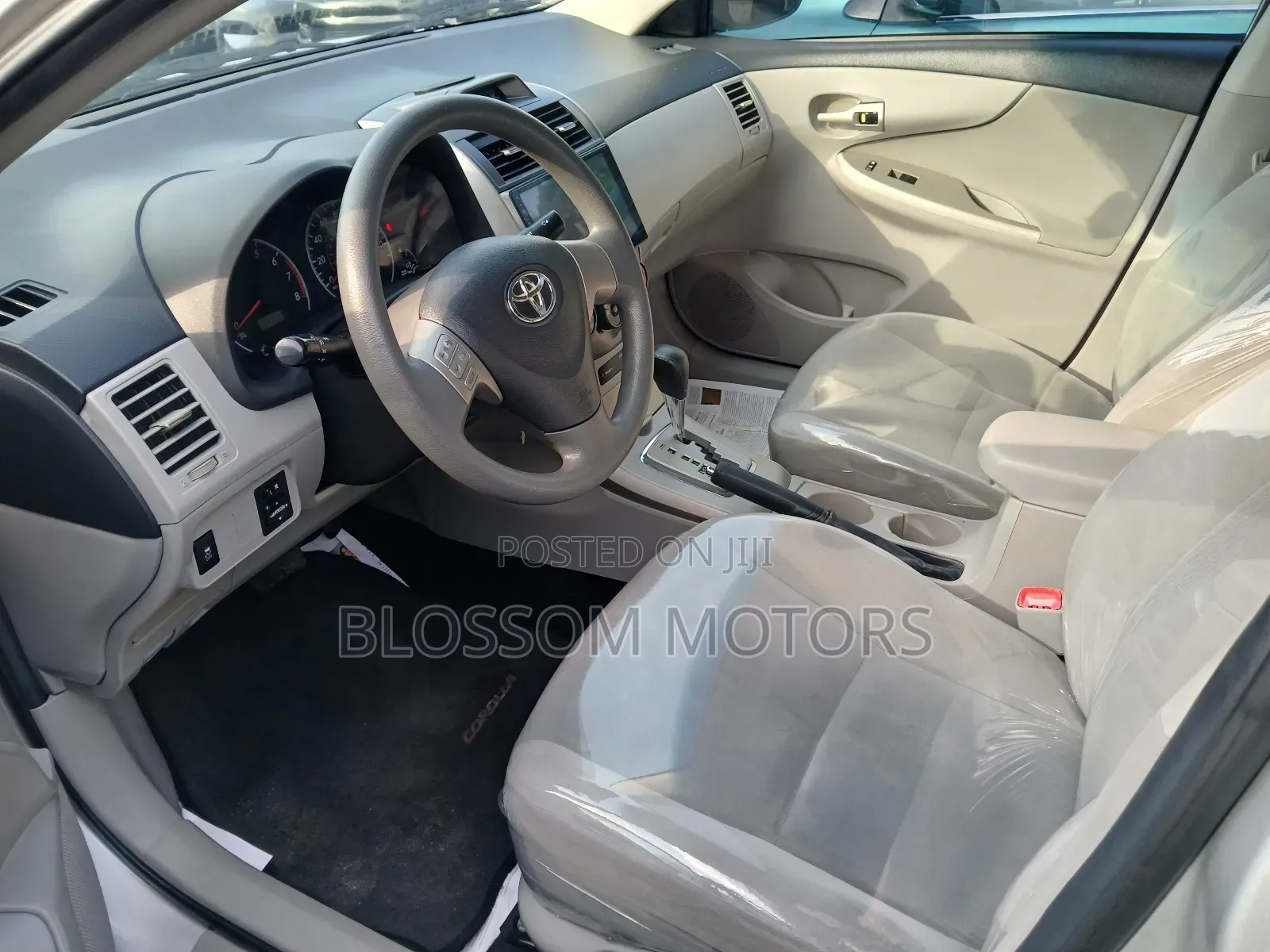 Toyota Corolla L 4dr Sedan (1.8L 4cyl 5M) 2012 Silver
