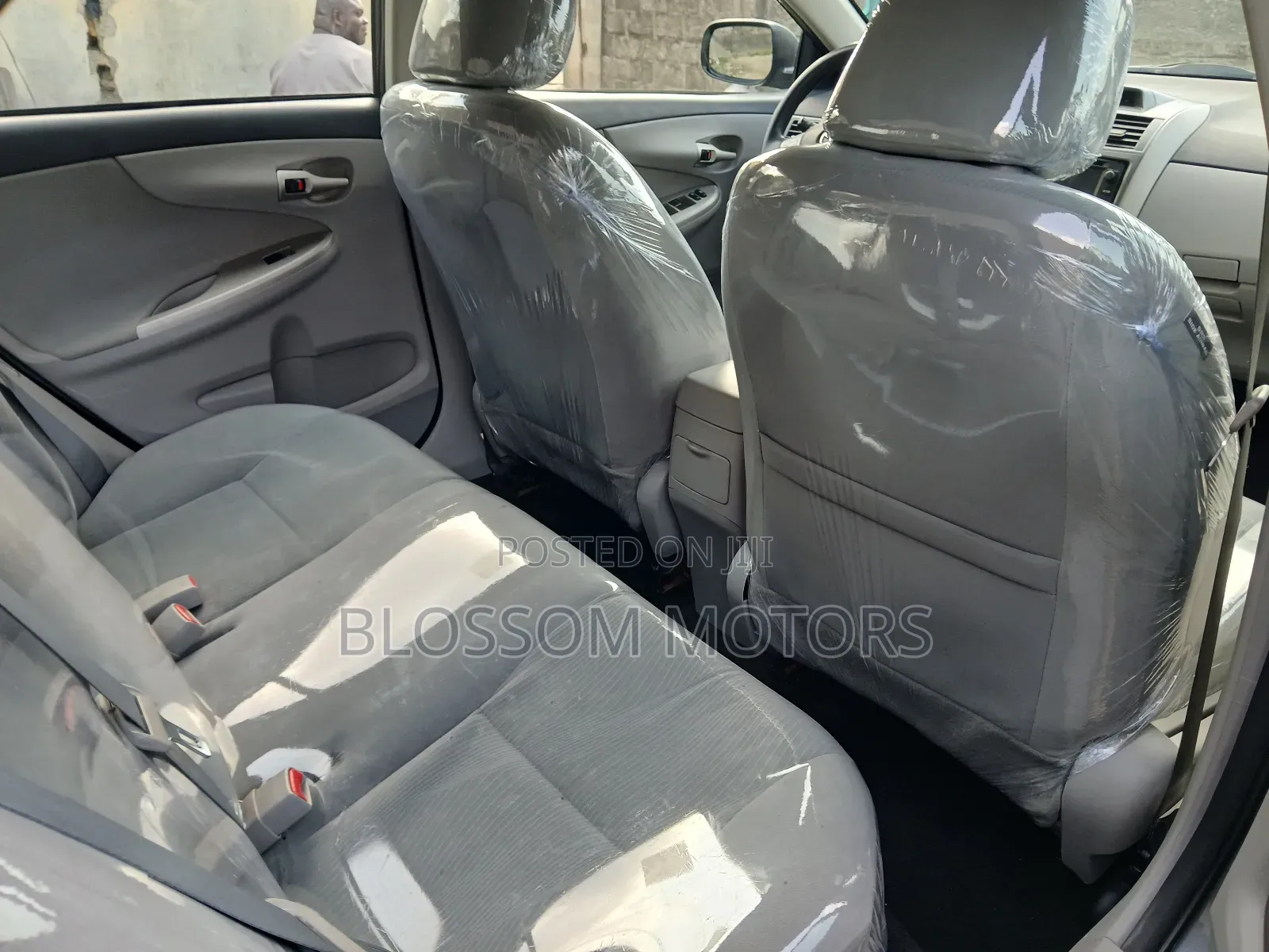 Toyota Corolla L 4dr Sedan (1.8L 4cyl 5M) 2012 Gray
