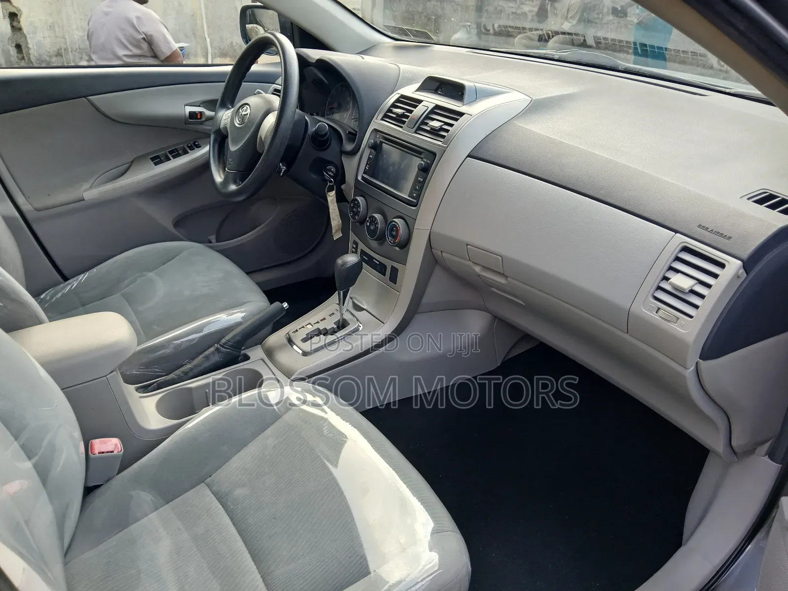 Toyota Corolla L 4dr Sedan (1.8L 4cyl 5M) 2012 Gray