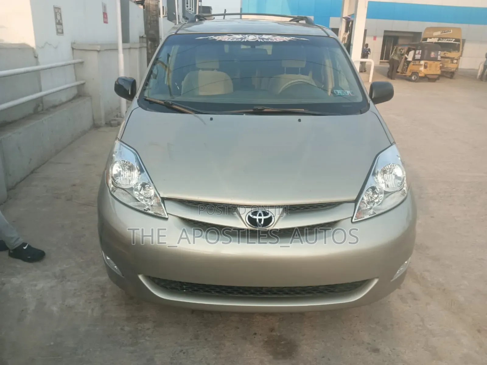 Toyota Sienna LE FWD 2006 Gold