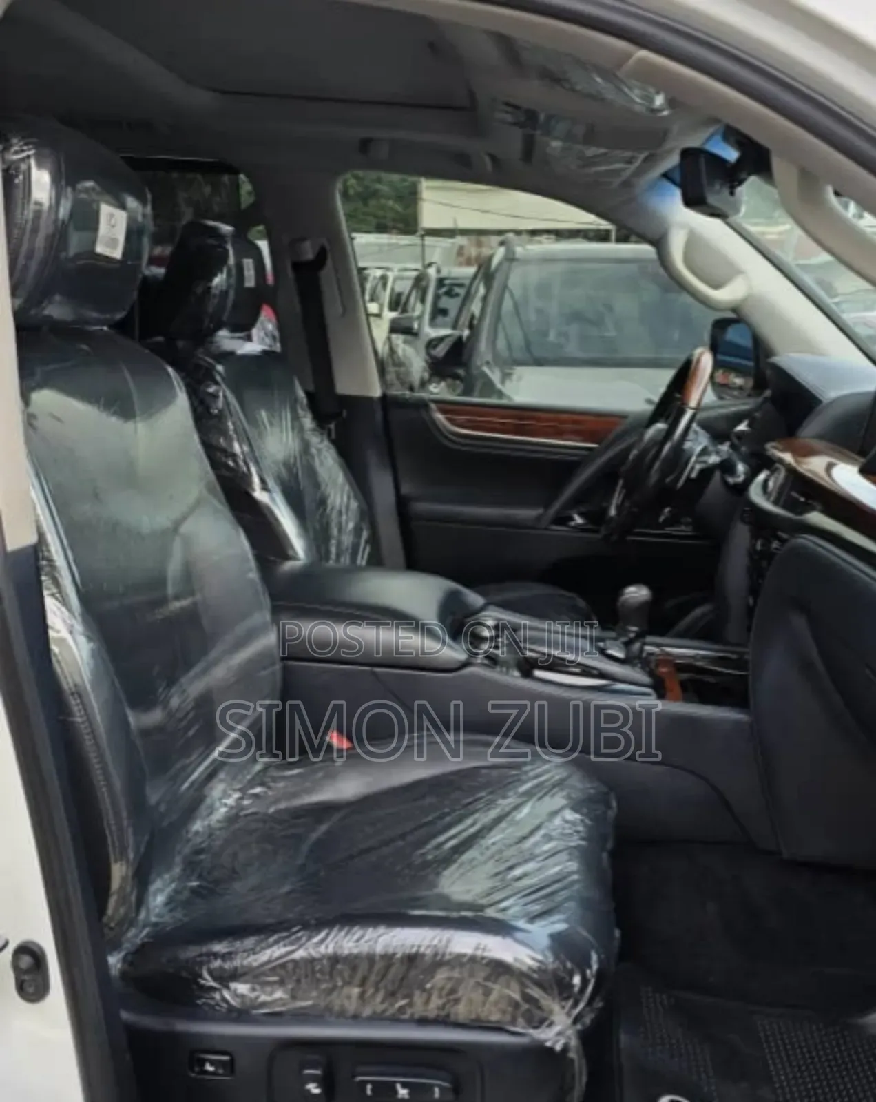 Lexus LX 570 AWD 2017 White