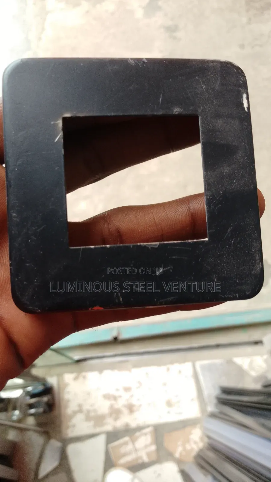 Here Are Your Black Accesserios for Staircase Glass