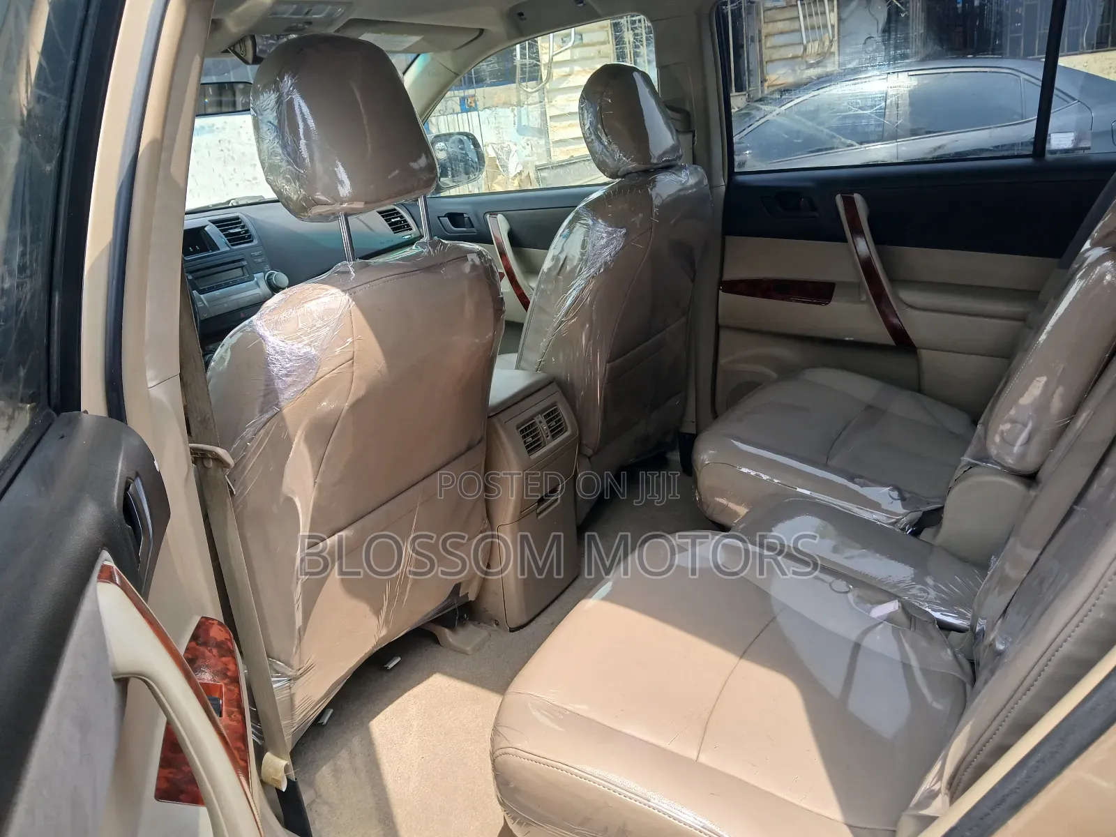 Toyota Highlander Limited 2010 Gold