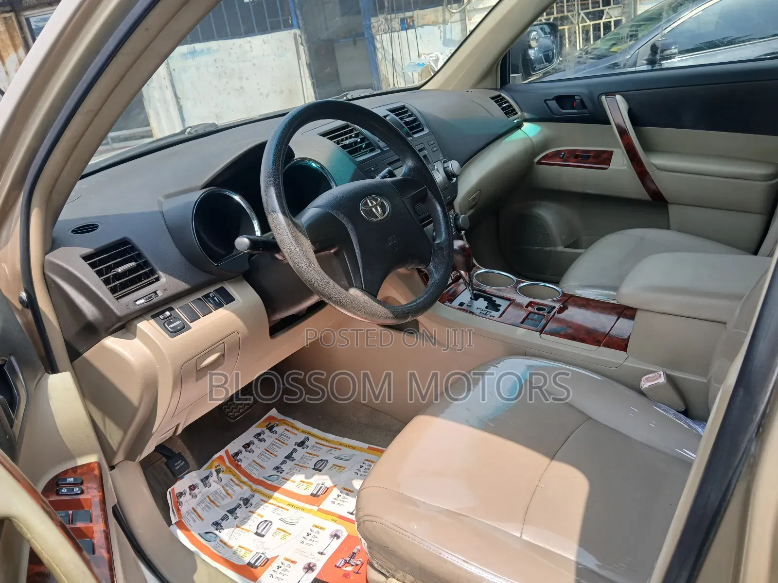 Toyota Highlander Limited 2010 Gold