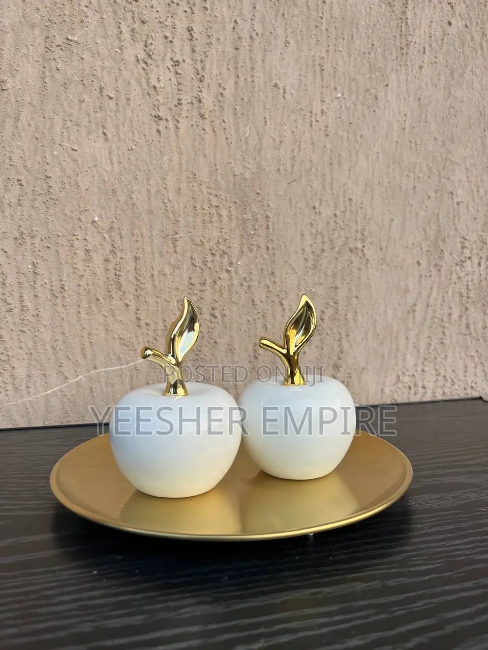 Luxury Apple-Themed Center Table Figurine Décor Set