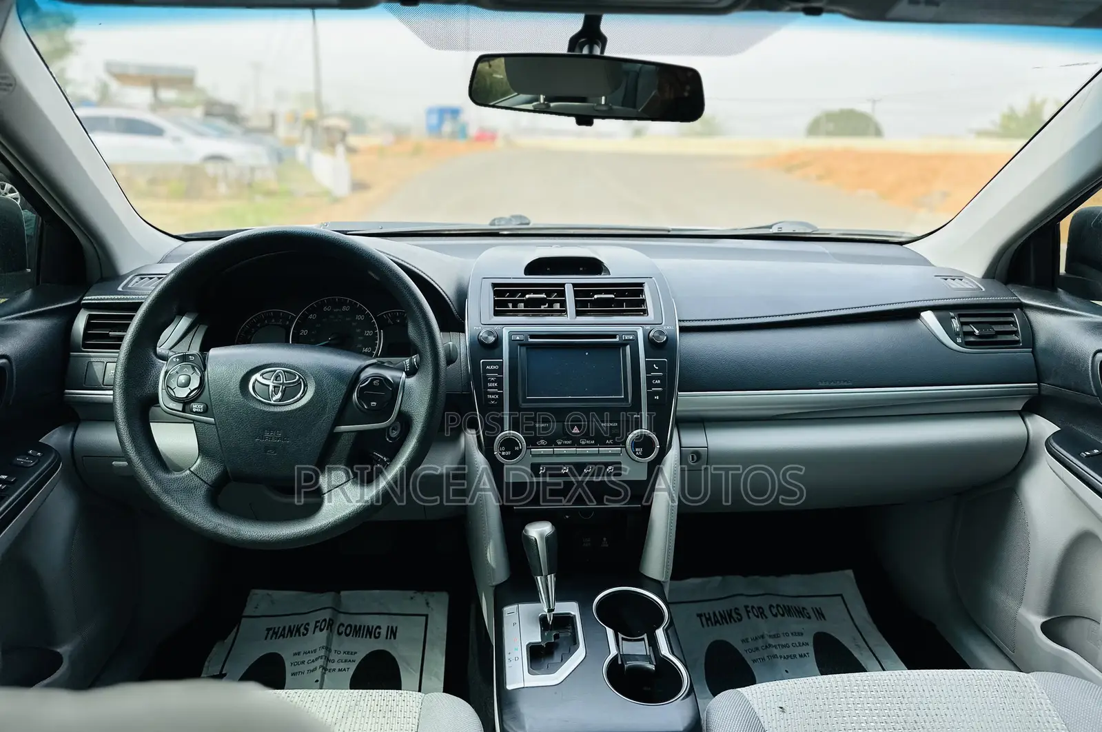 Toyota Camry LE 4dr Sedan (2.5L 4cyl 6A) 2014 Silver