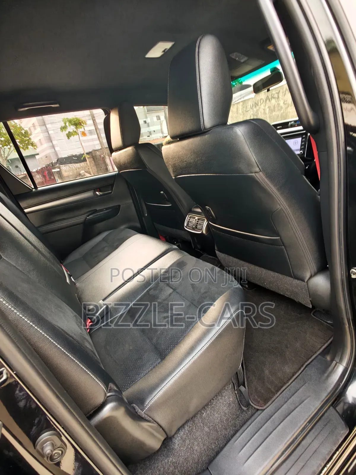 Toyota Hilux 2024 Black
