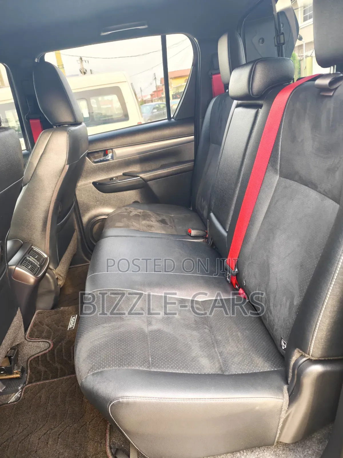 Toyota Hilux 2024 Black