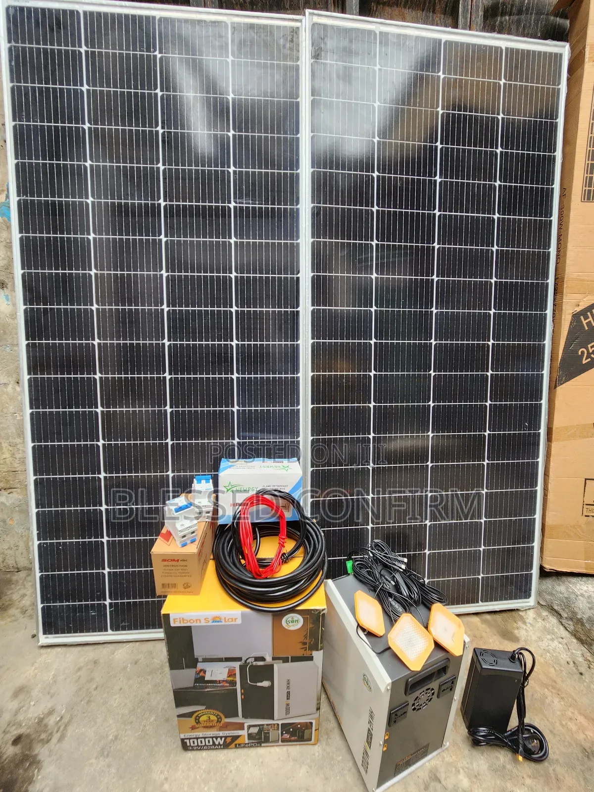 Powerful All in One 2kwh + 1000w Solar Generator With Accessories