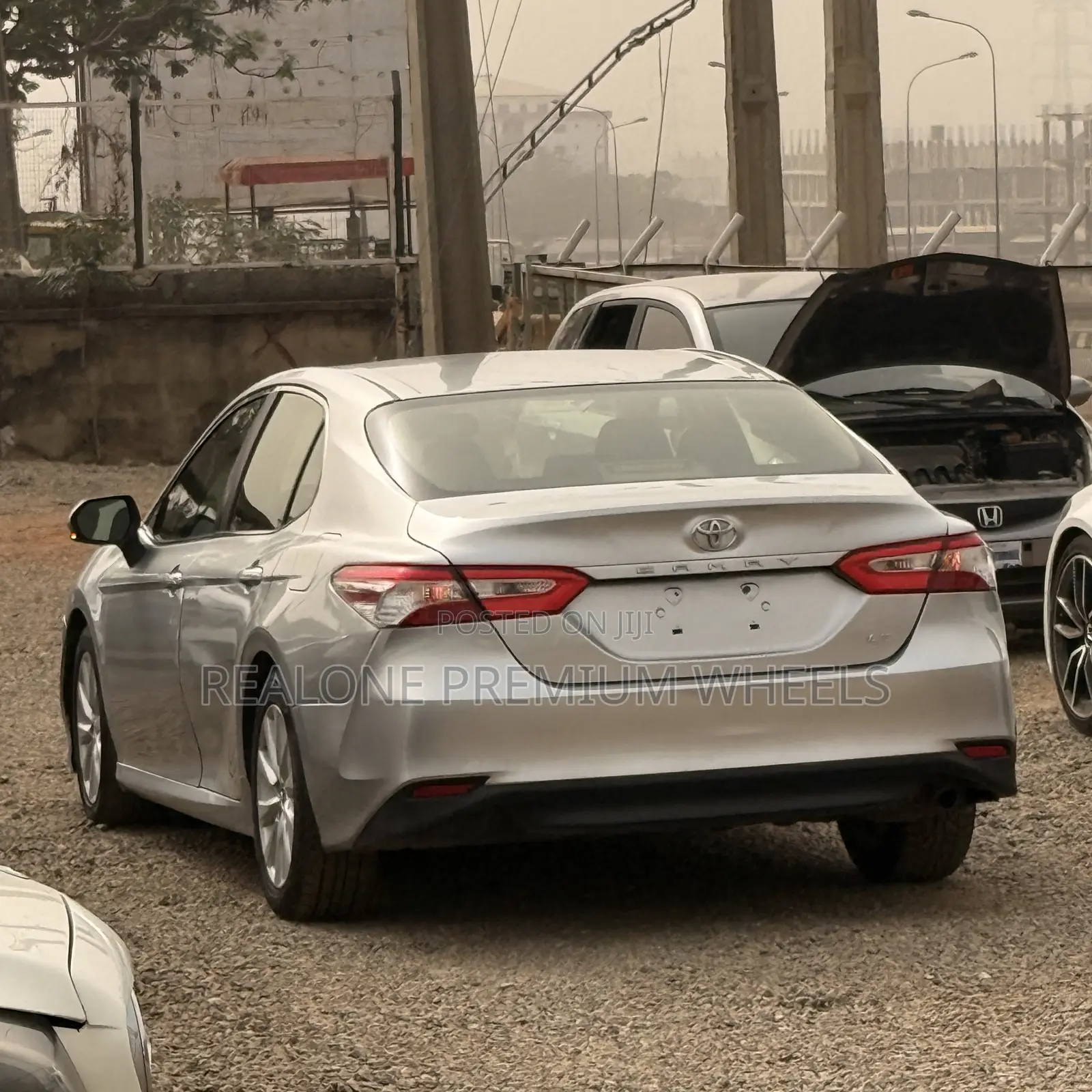 Toyota Camry 2018 Silver