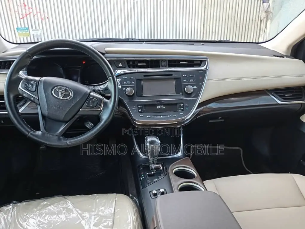 Toyota Avalon Limited 4dr Sedan (3.5L 6cyl 6A) 2014 Brown