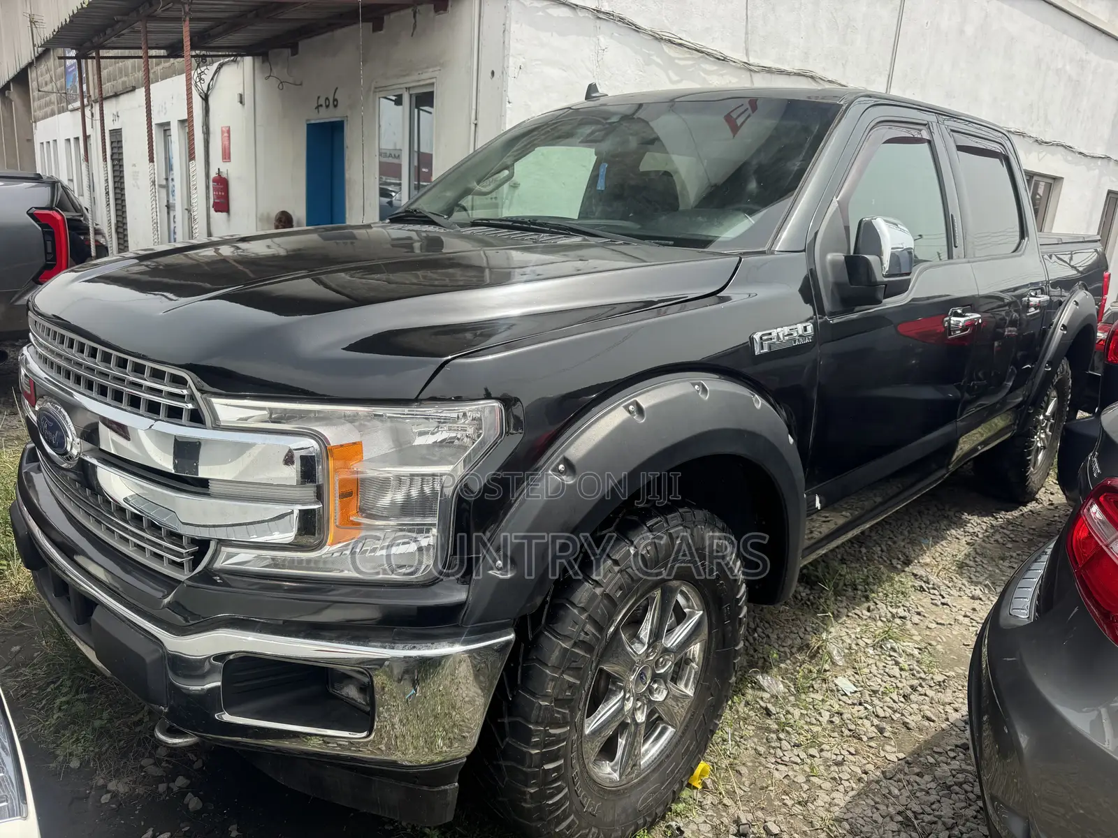 Ford F-150 Lariat 4x4 SuperCab Styleside 8 ft. box 163 in. WB 2019