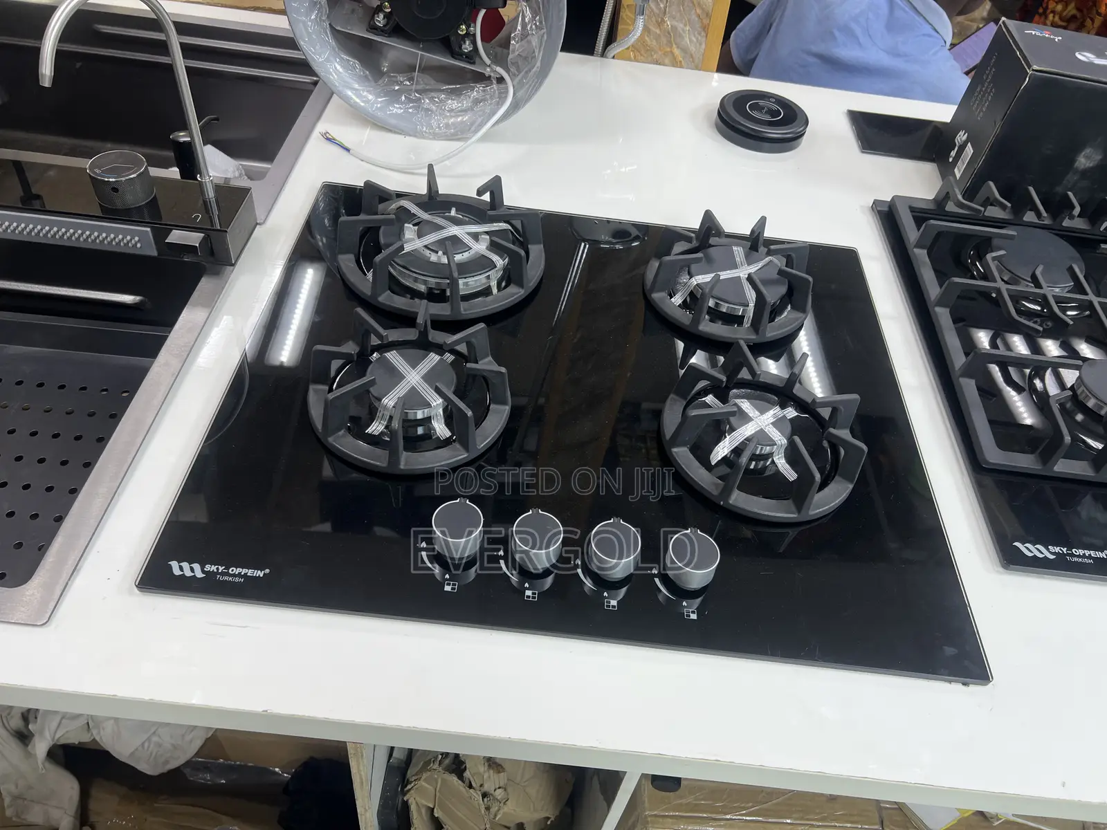 4 Burner In Built Gas Cooker