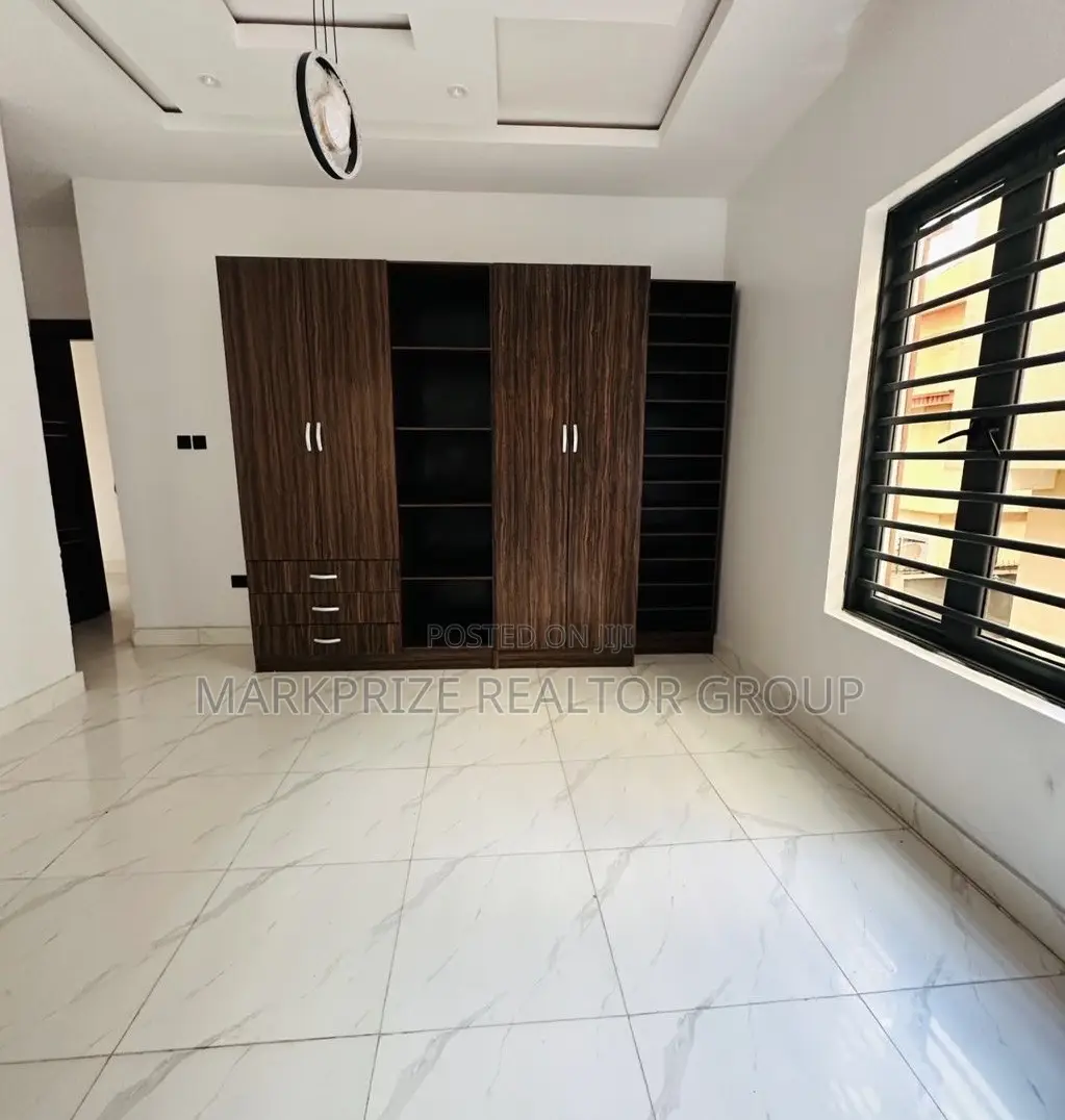 4bdrm Duplex in Magodo Phase 2 Lagos for sale