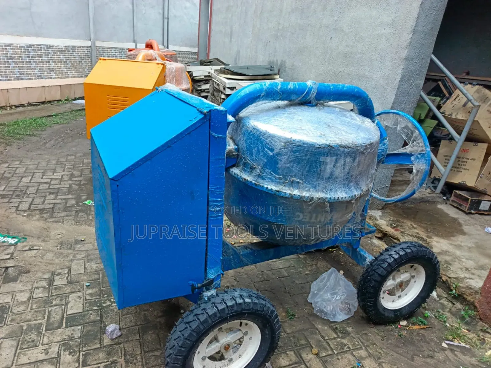 Self Loader Concrete Mixer