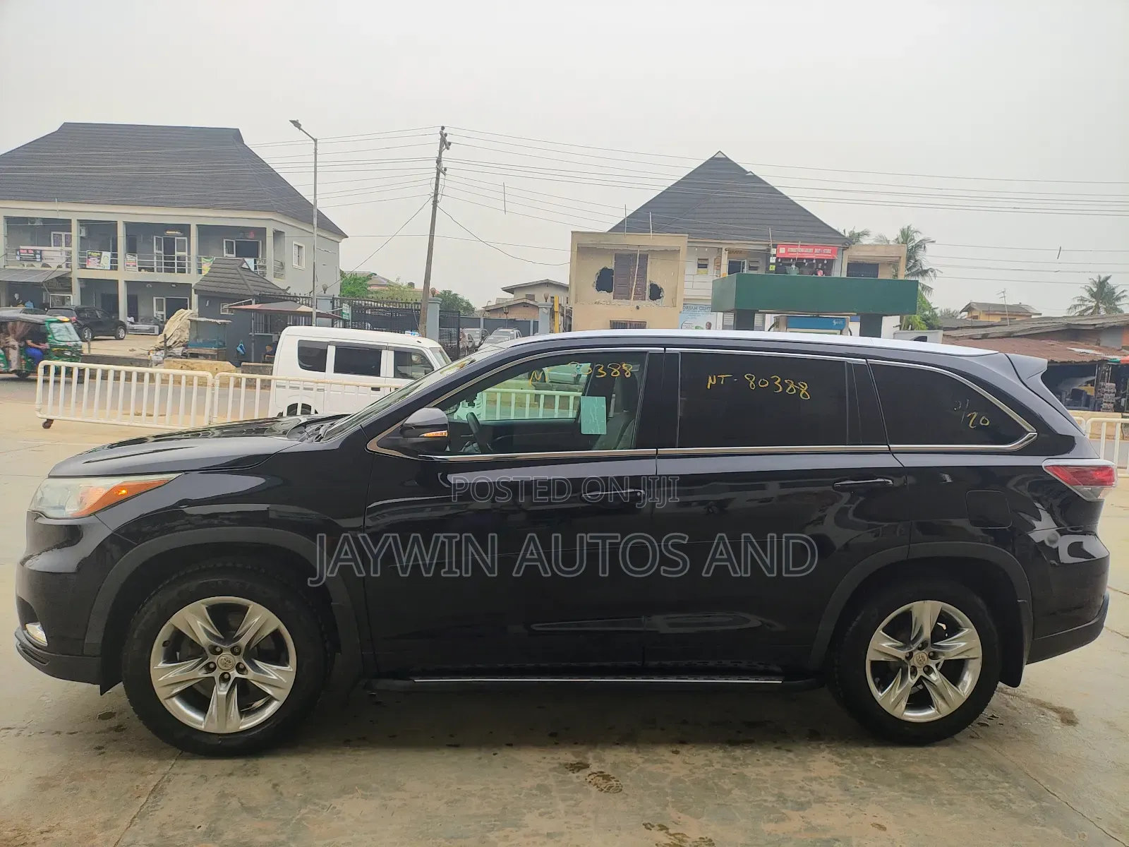 Toyota Highlander Limited Platinum 4dr SUV AWD (3.5L 6cyl 6A) 2014
