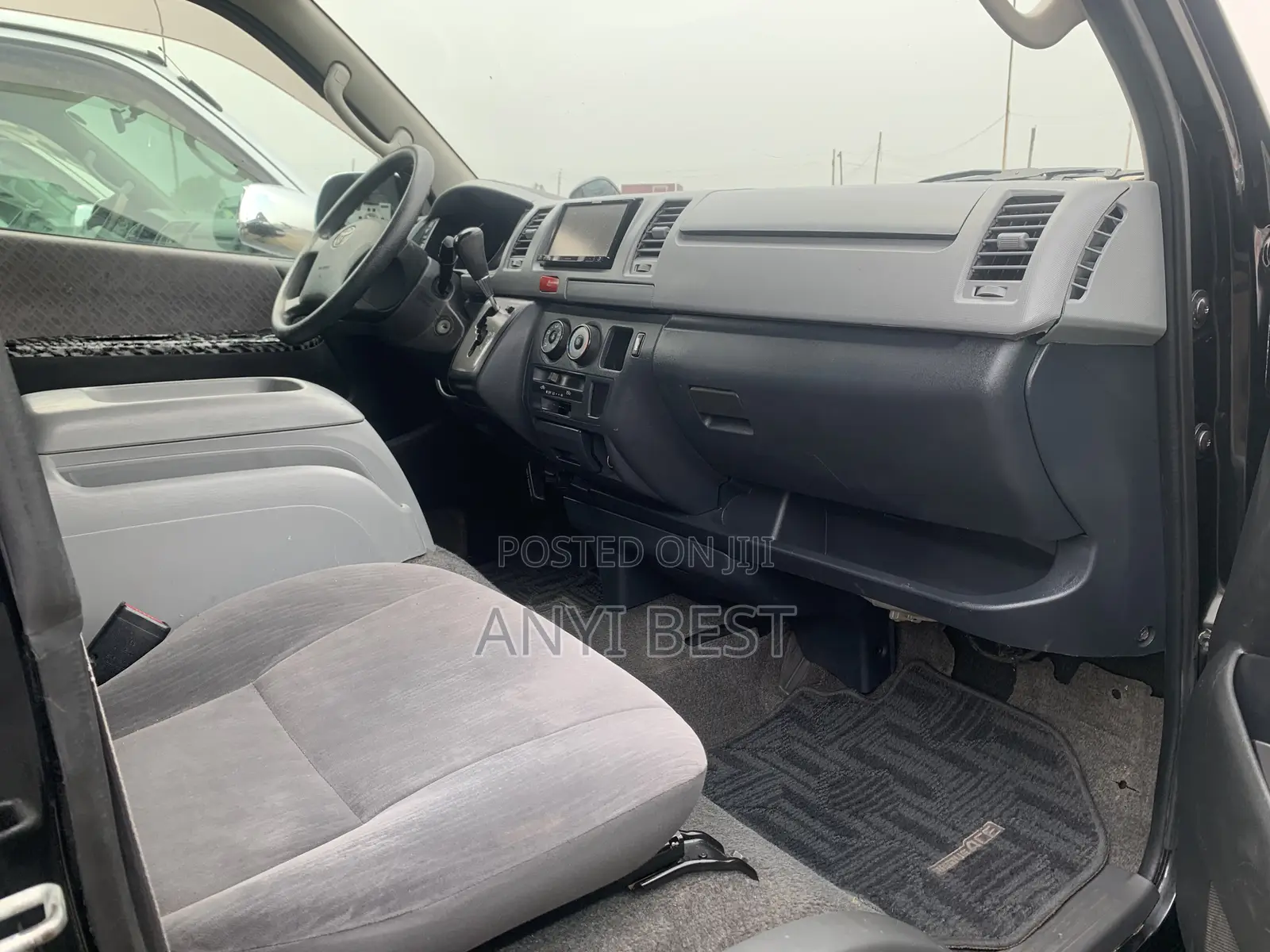 Toyota HiAce 2009 Black