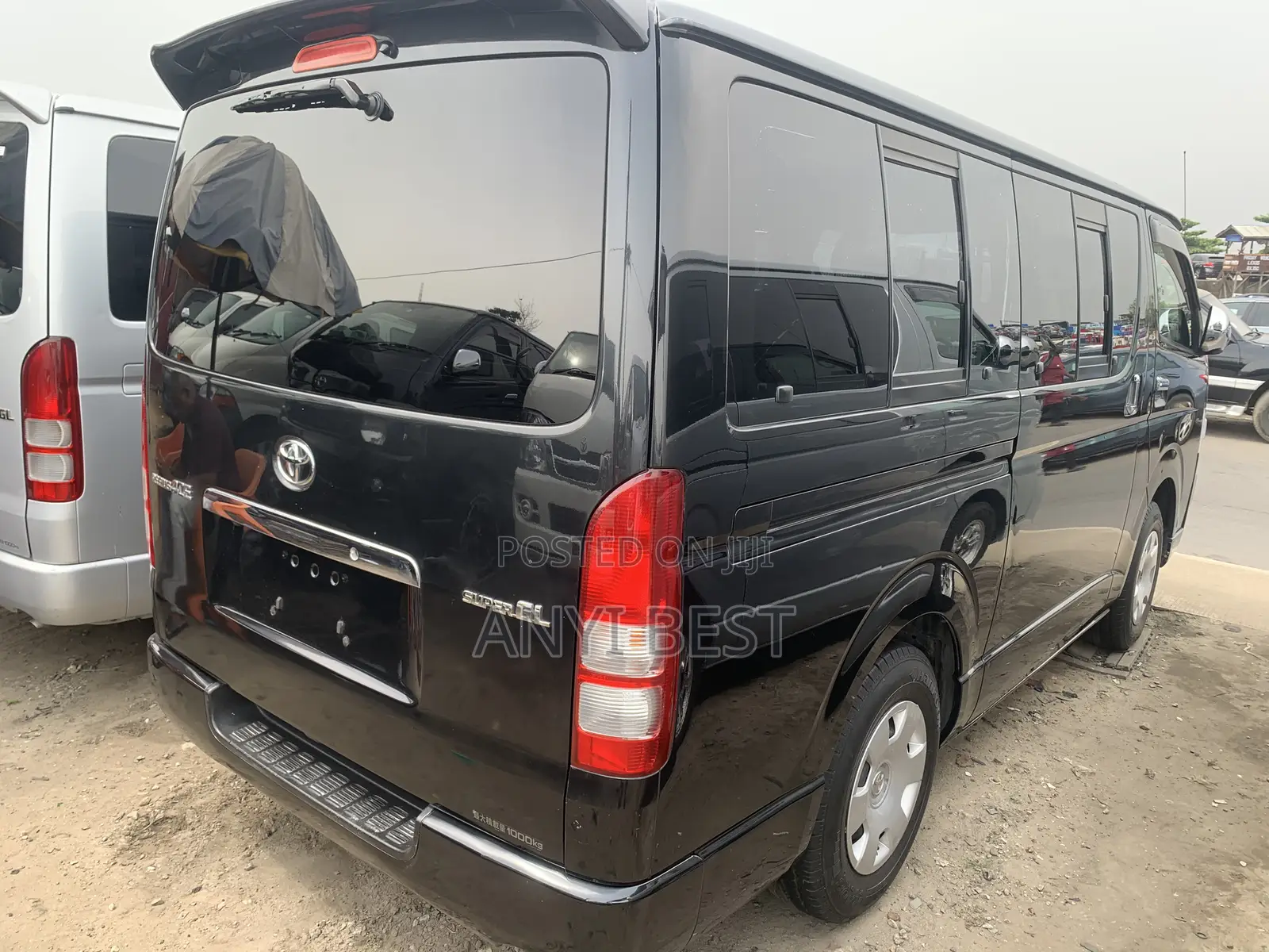 Toyota HiAce 2009 Black