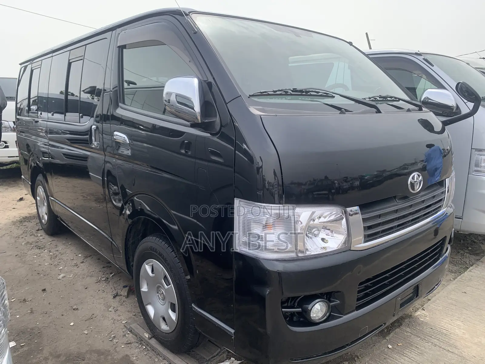 Toyota HiAce 2009 Black