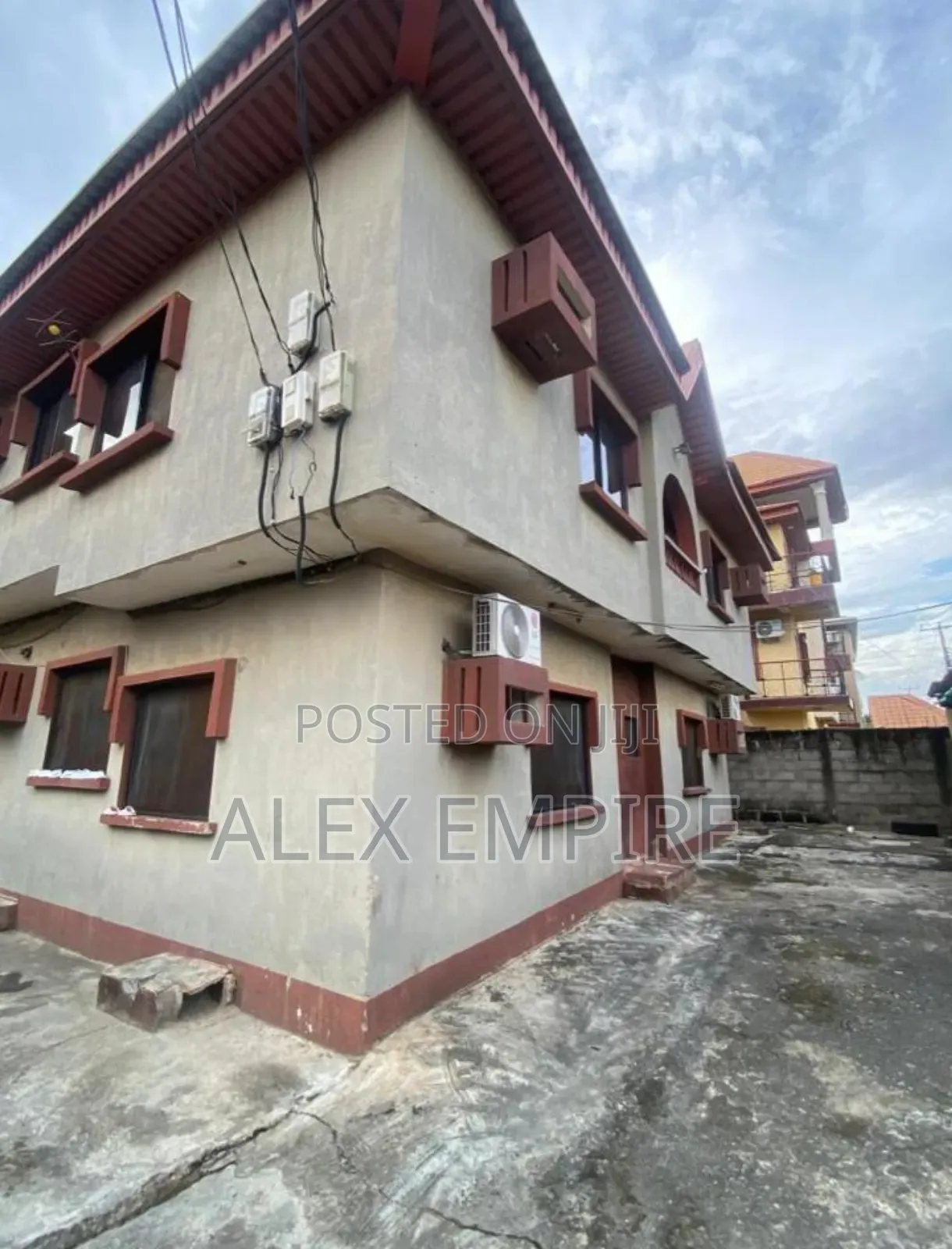 3bdrm Block of Flats in Ago Palace for sale