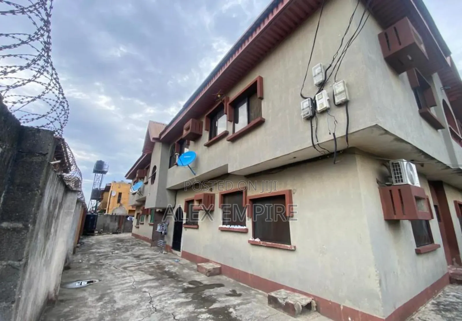3bdrm Block of Flats in Ago Palace for sale