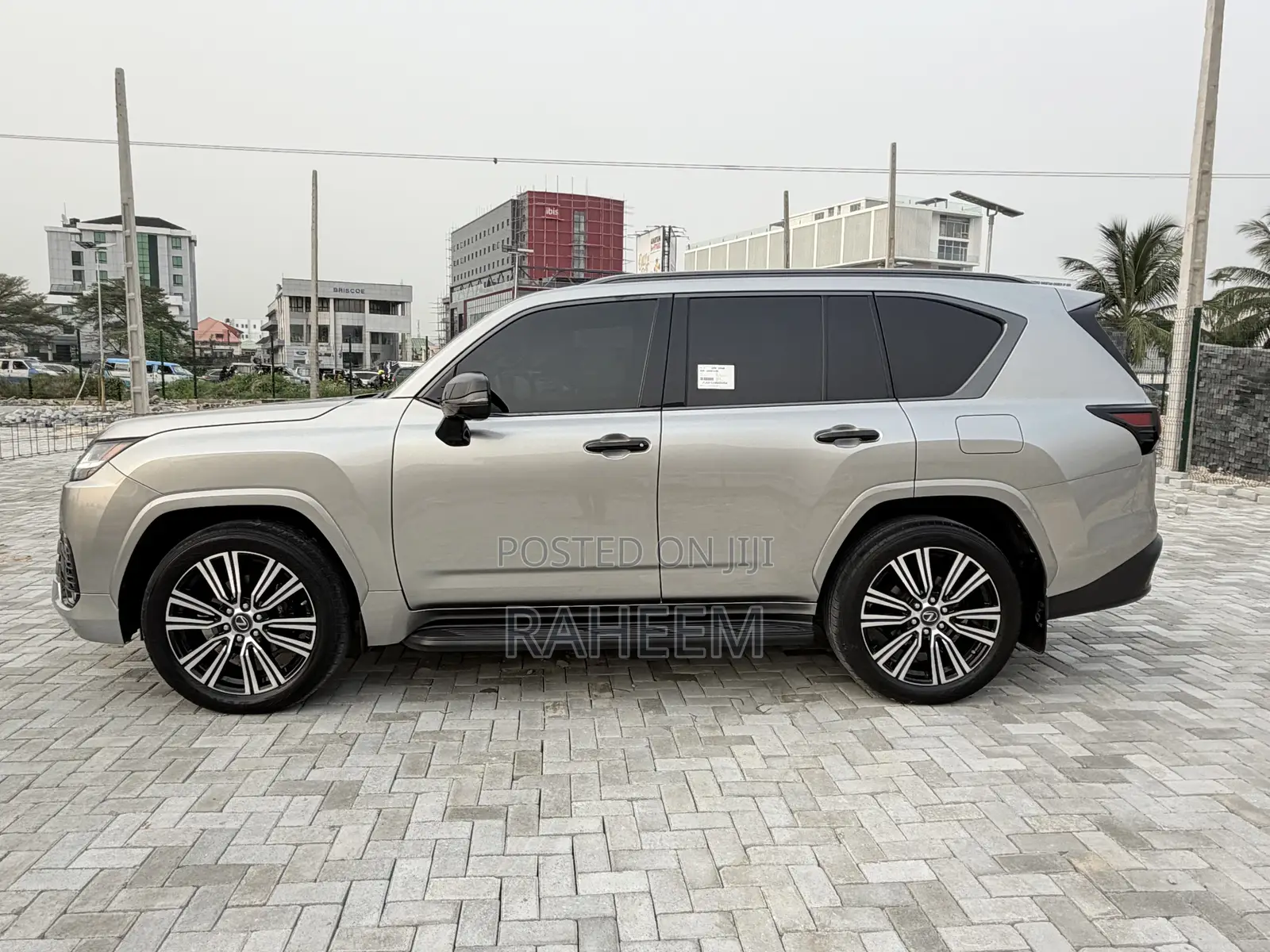 Lexus LX 600 2022 Gold