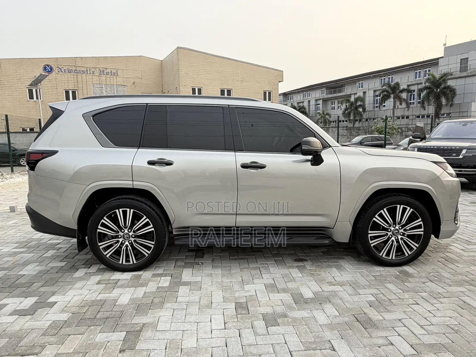 Lexus LX 600 2022 Gold