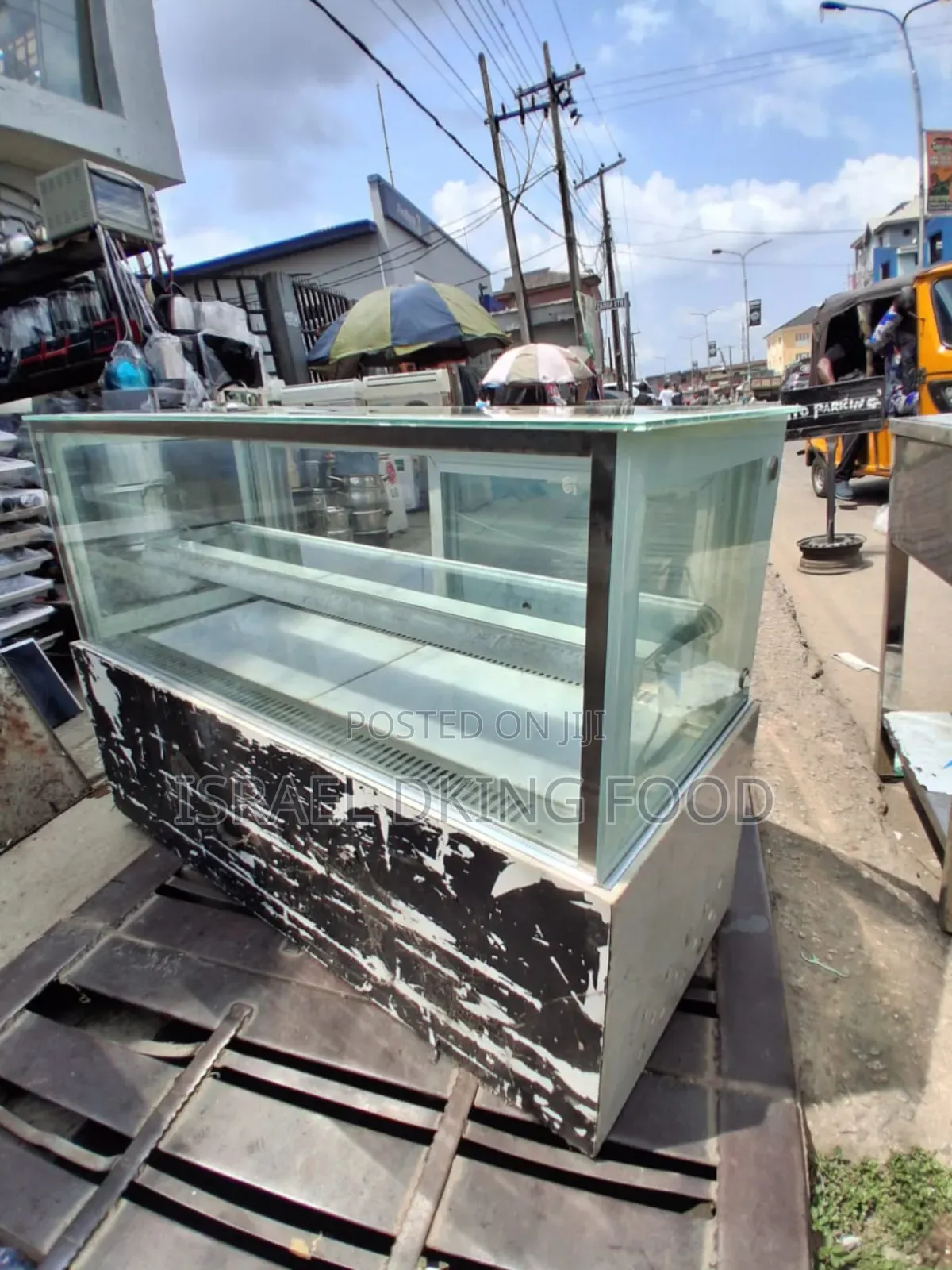 Industrial Quality Fairly Used Marble Single Layer Cake Chiller
