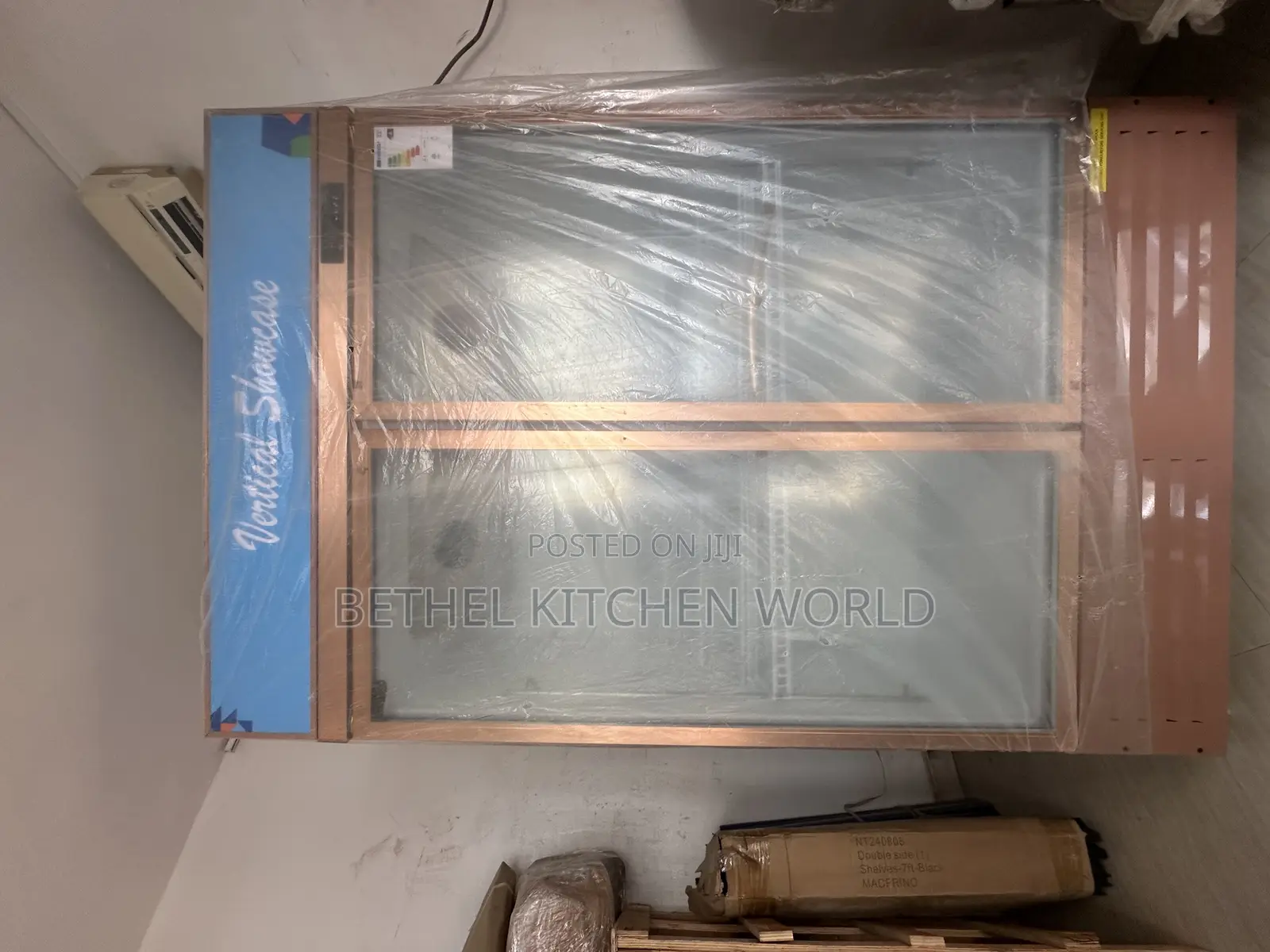 Double Door Vertical Showcase Chiller