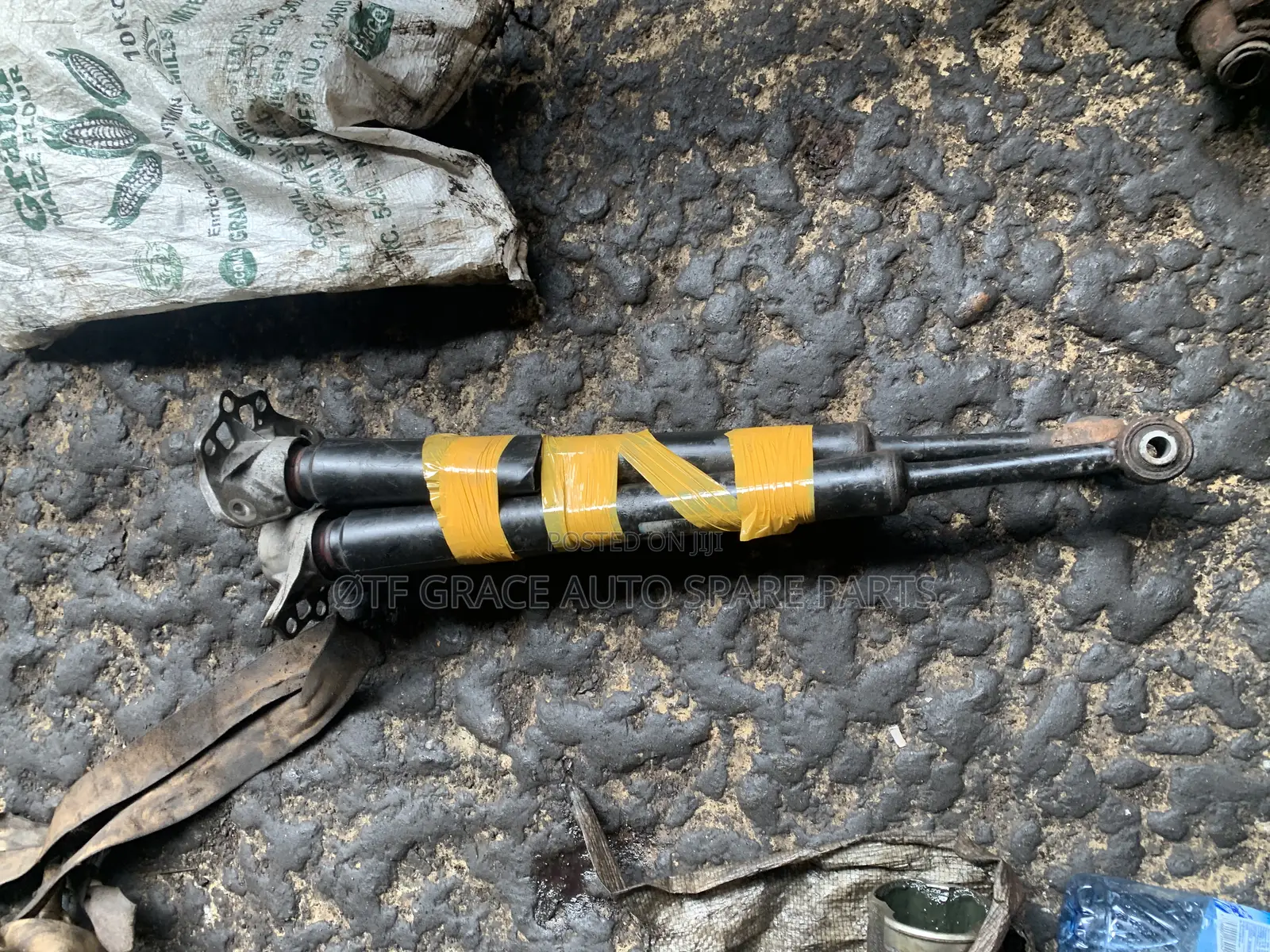 Back Shock Cherokee Latitude