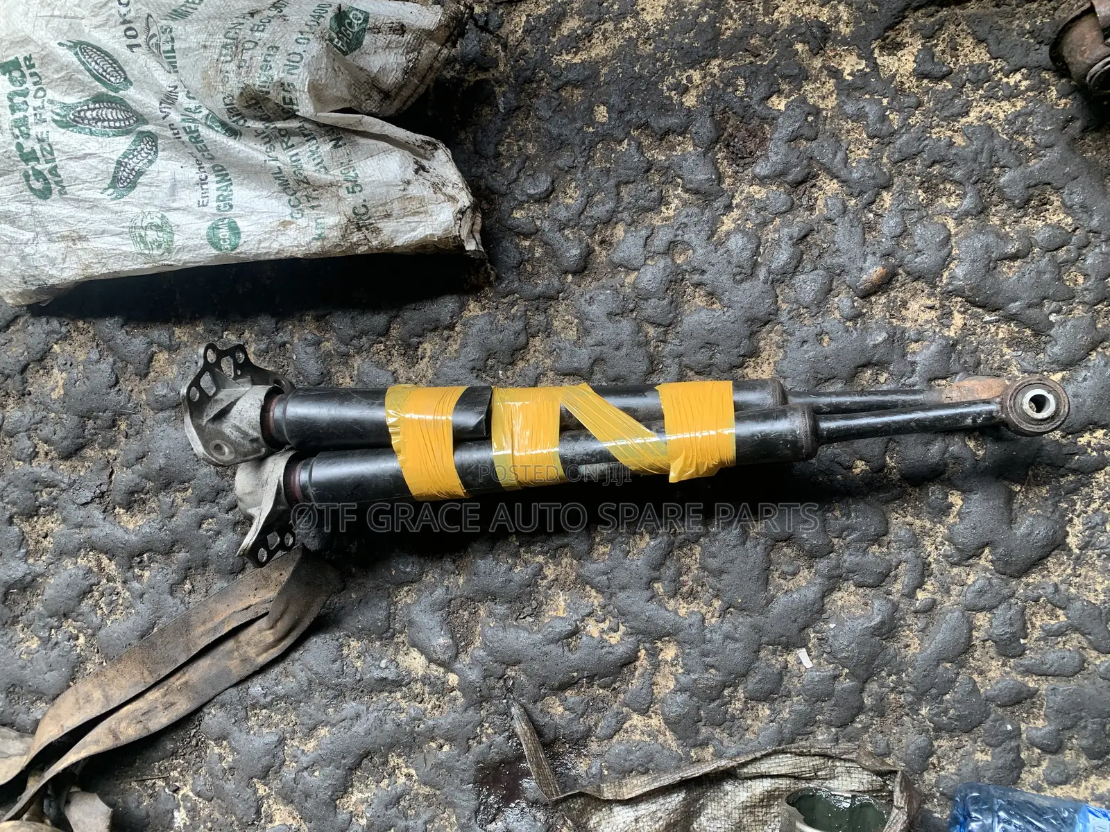 Back Shock Cherokee Latitude