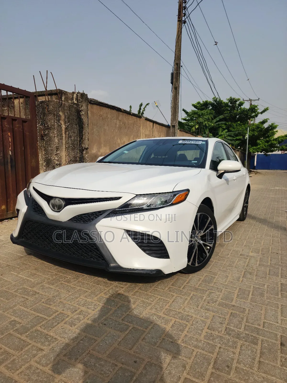 Toyota Camry SE (2.5L 4cyl 8A) 2019 White