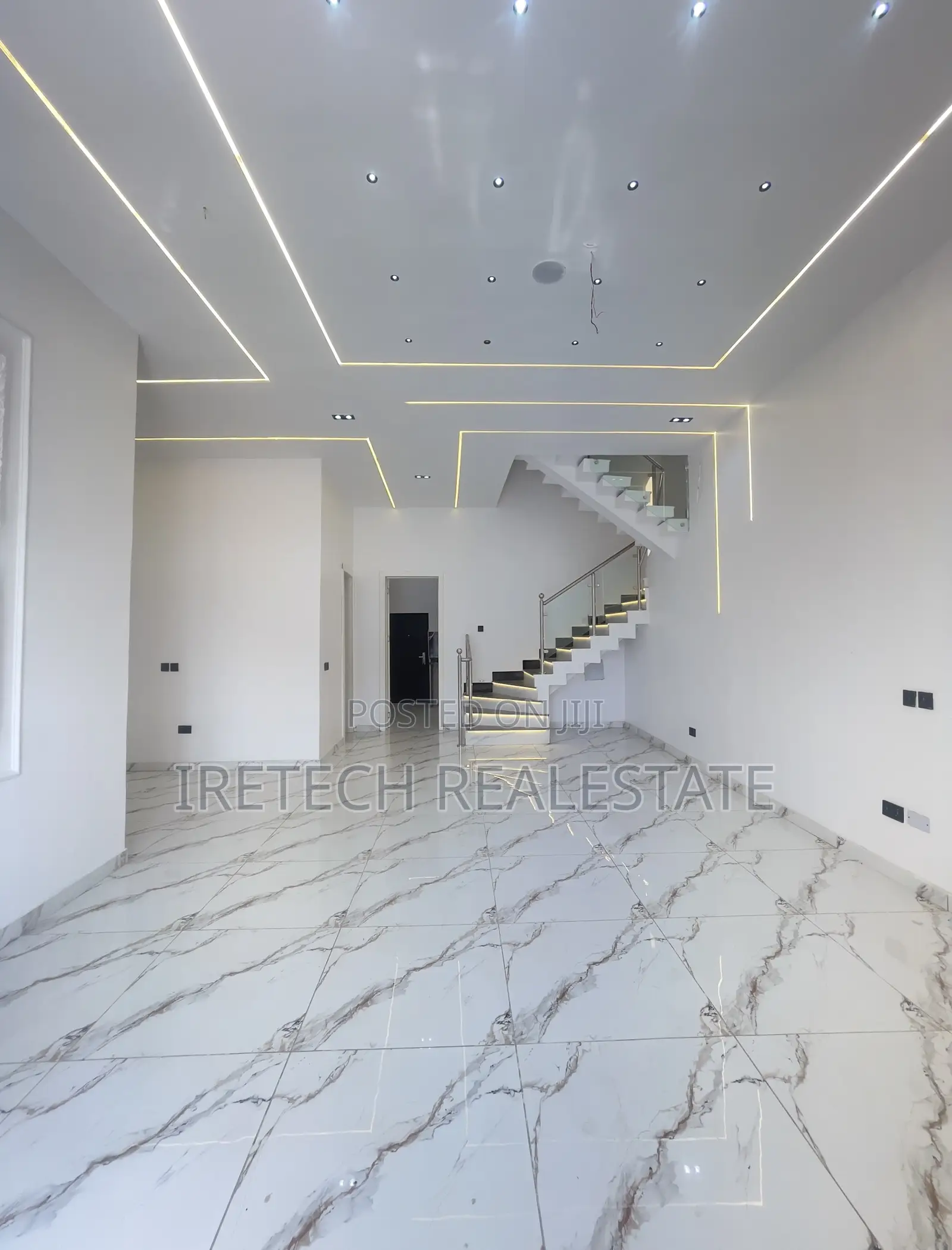 4bdrm Duplex in In A Secured Estate, Off Lekki-Epe Expressway for sale