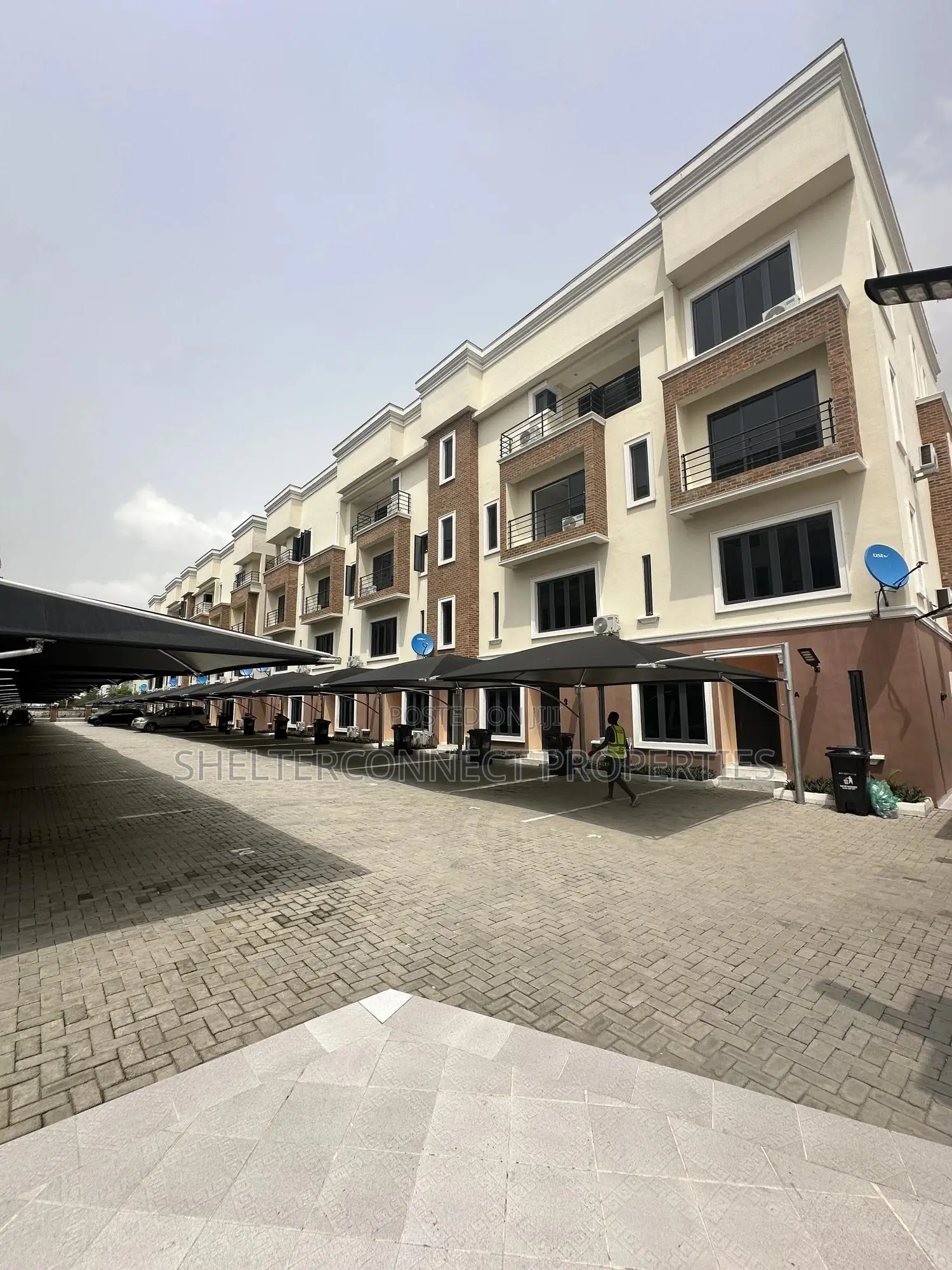 3bdrm Penthouse in Lekki Phase 1 for rent