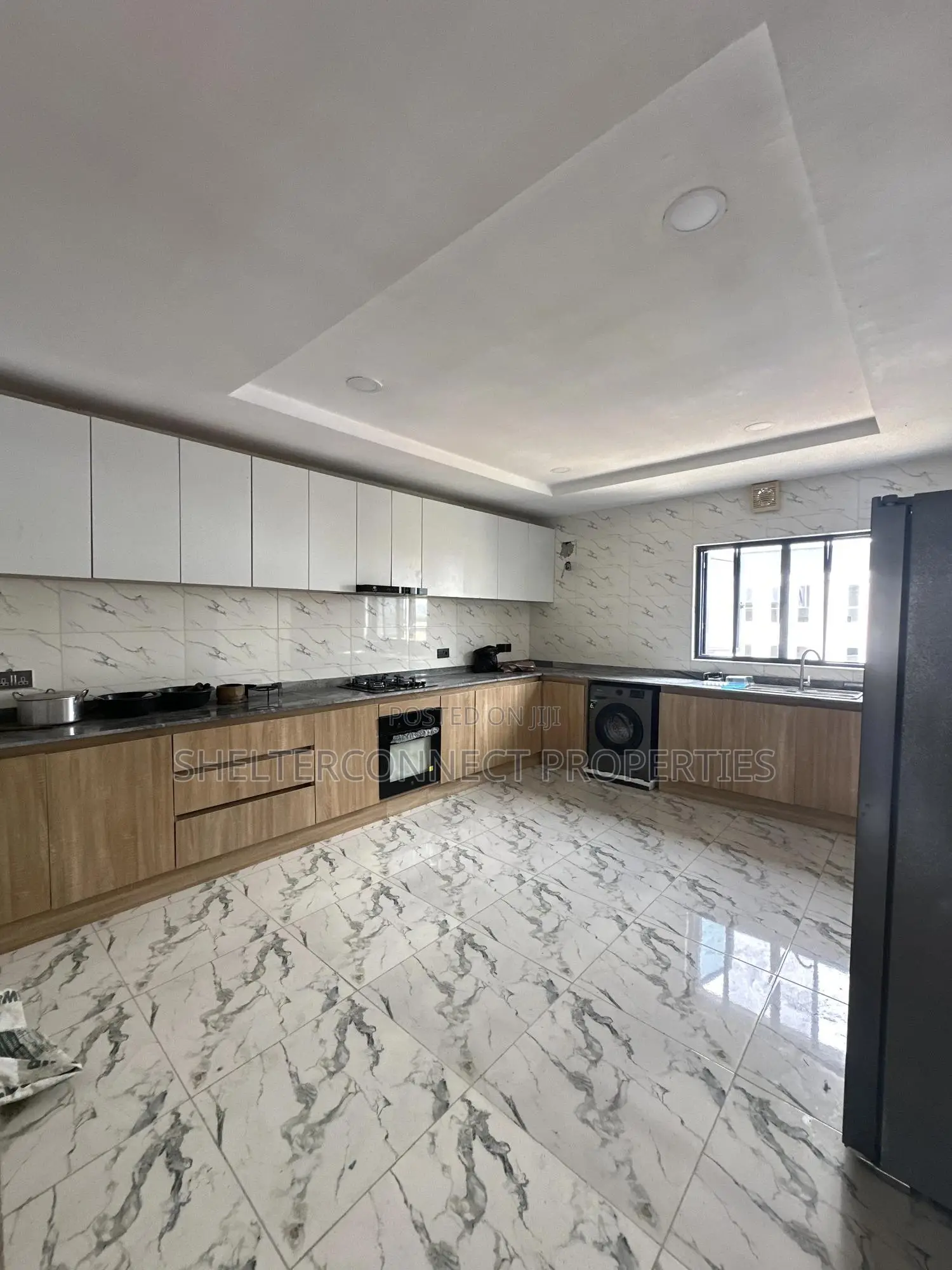 3bdrm Penthouse in Lekki Phase 1 for rent