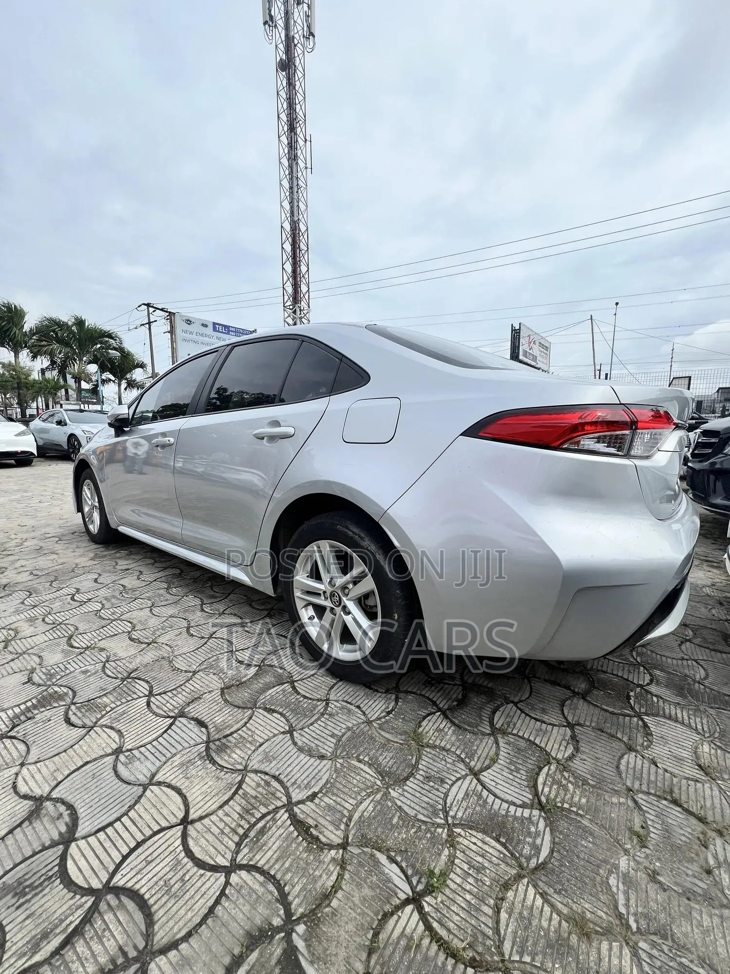 Toyota Corolla XLE 2022 Silver