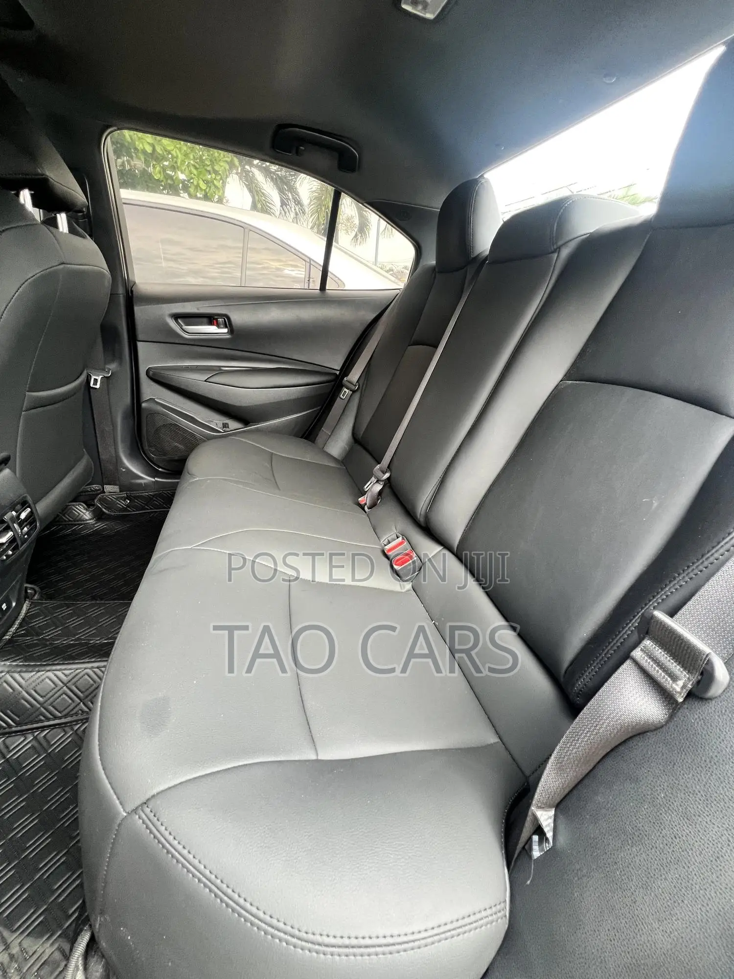Toyota Corolla XLE 2022 Silver
