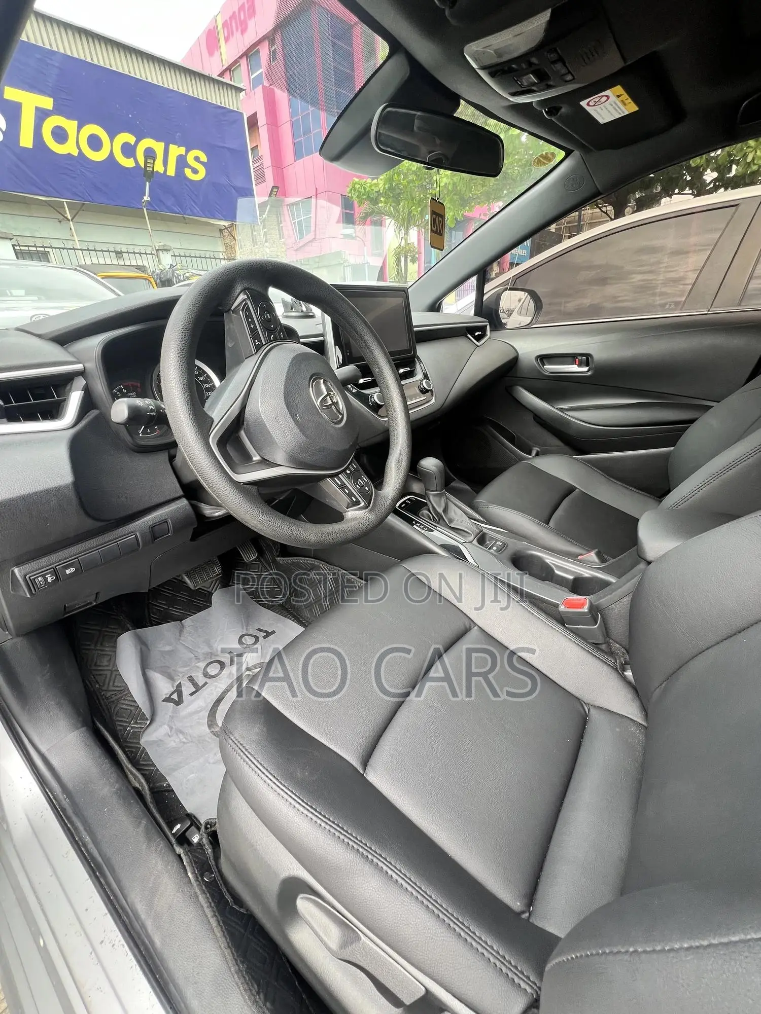 Toyota Corolla XLE 2022 Silver