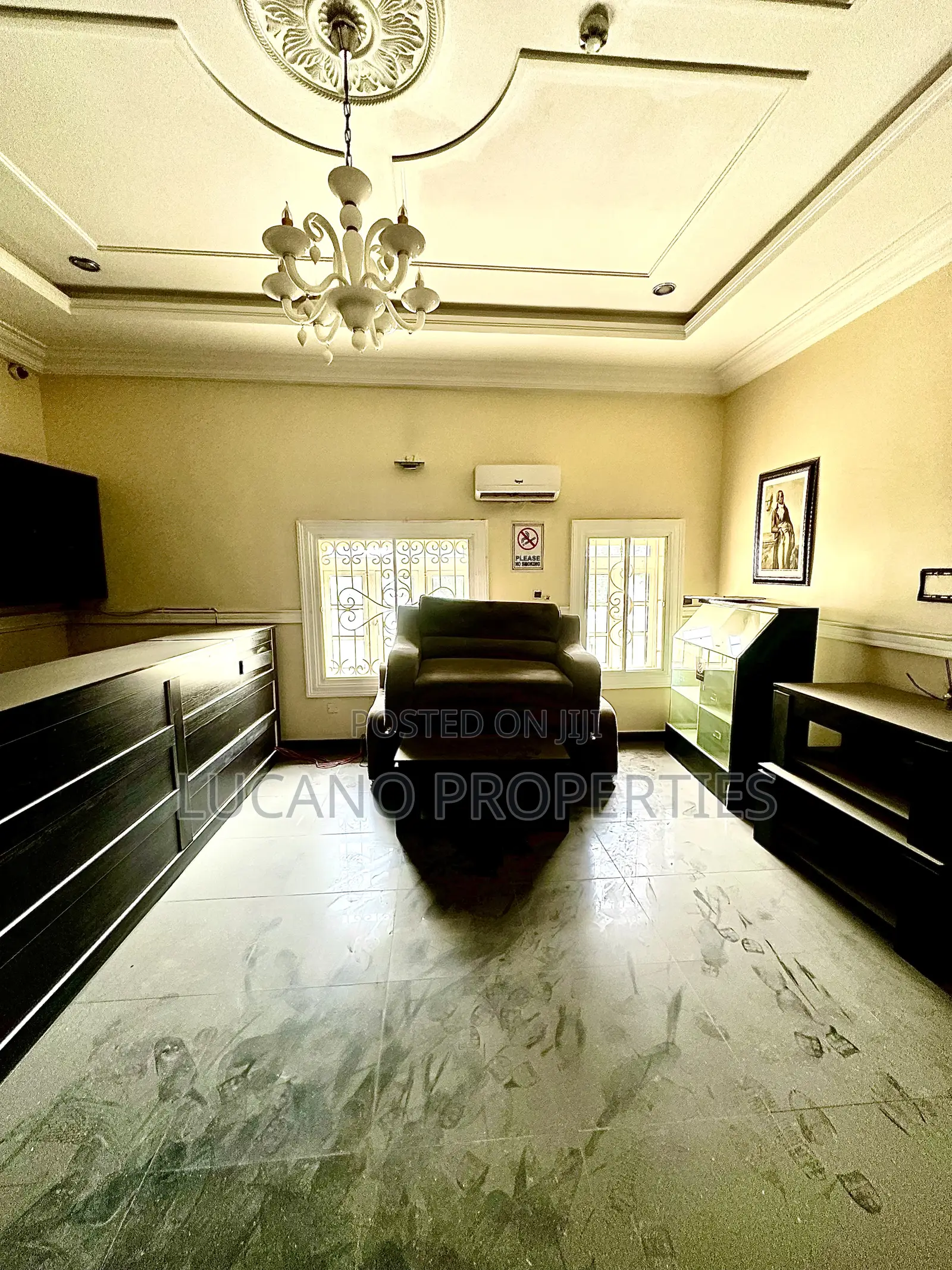 24 Rooms Hotel for Lease, With Club, Pool.