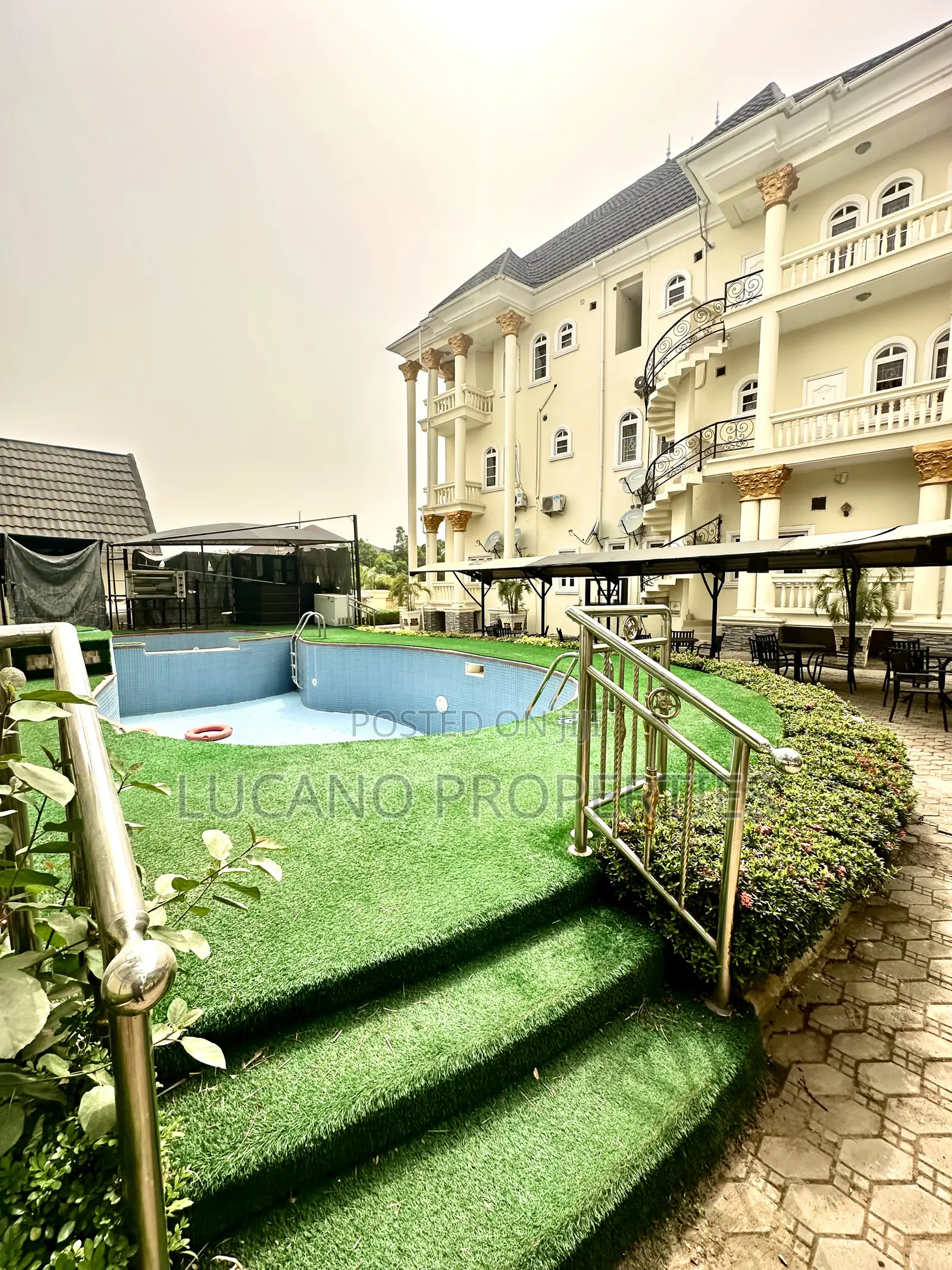 24 Rooms Hotel for Lease, With Club, Pool.