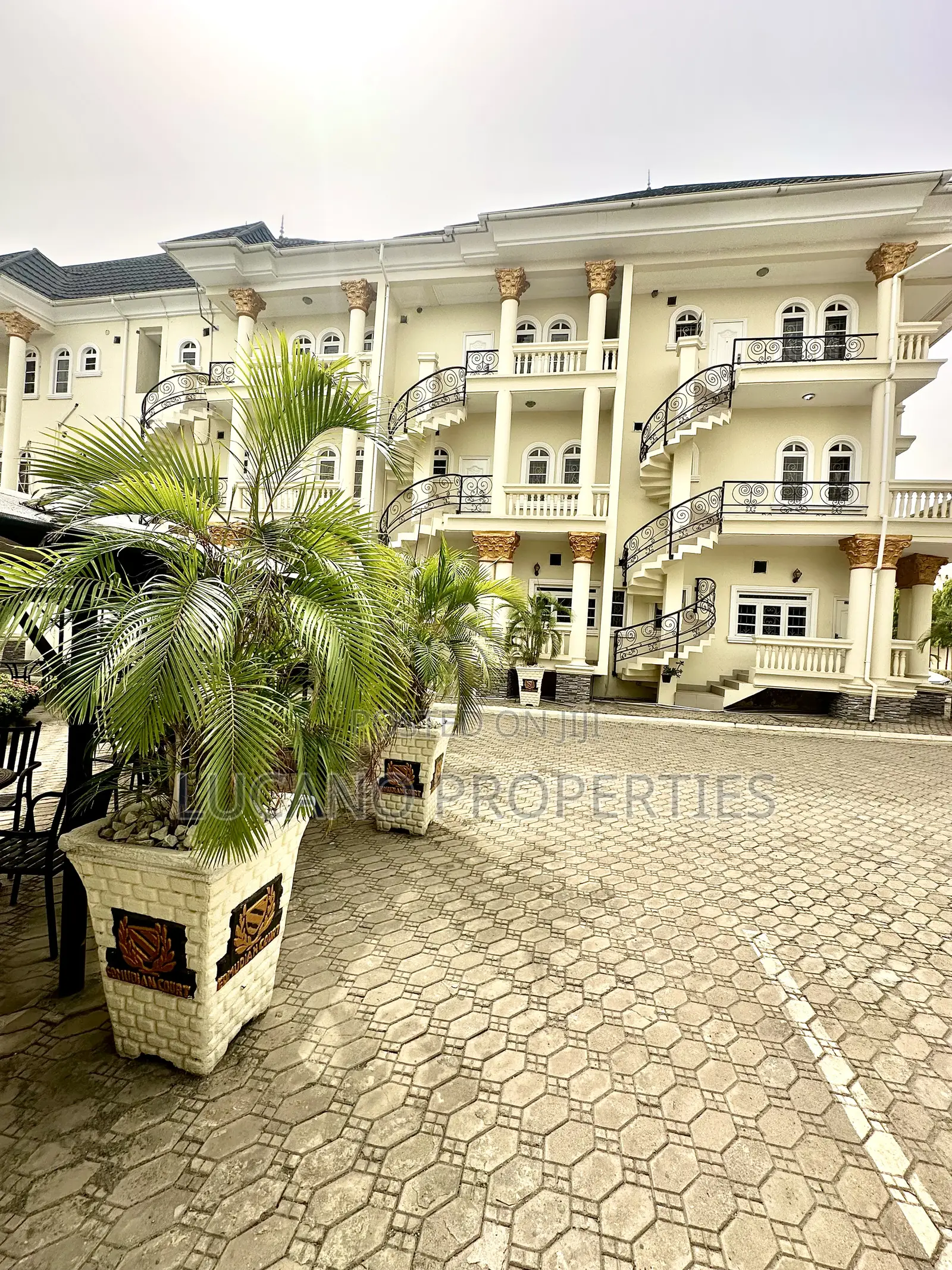 24 Rooms Hotel for Lease, With Club, Pool.