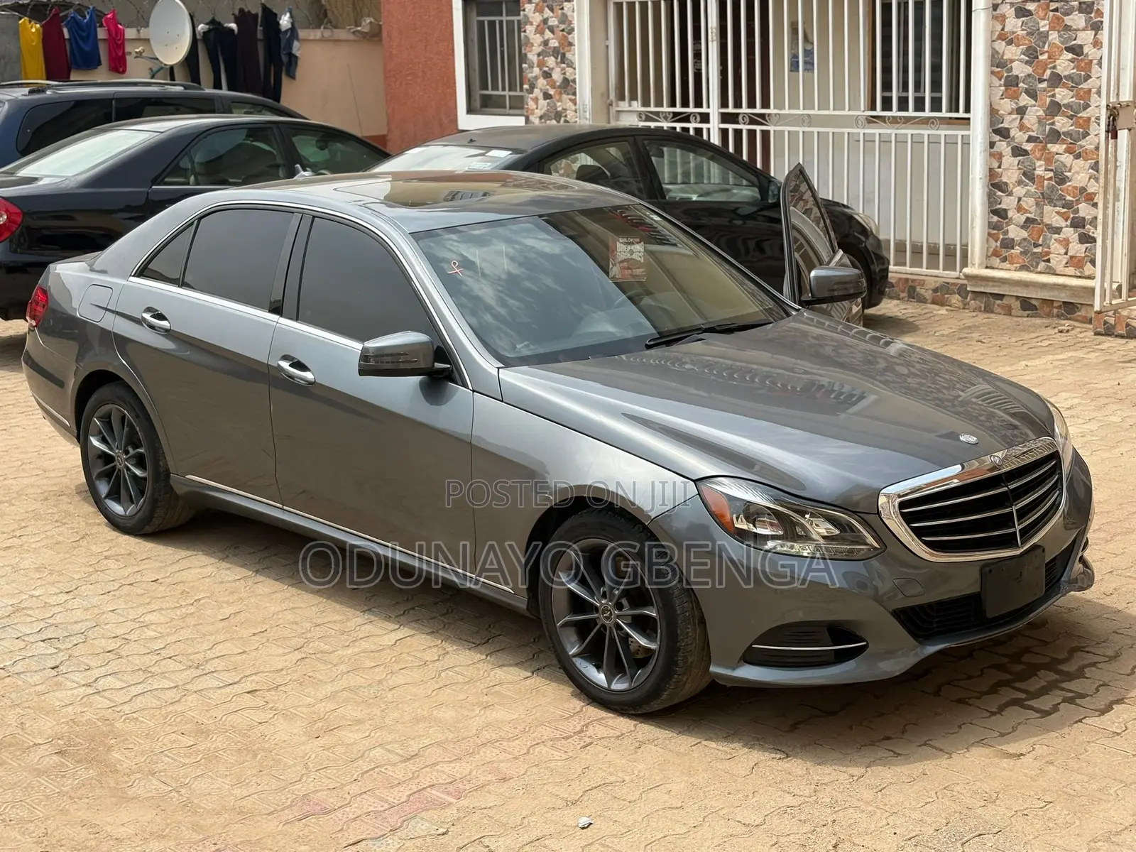 Mercedes-Benz E350 Base 4Matic Sedan AWD (3.5L 6cyl 7A) 2016 Gray
