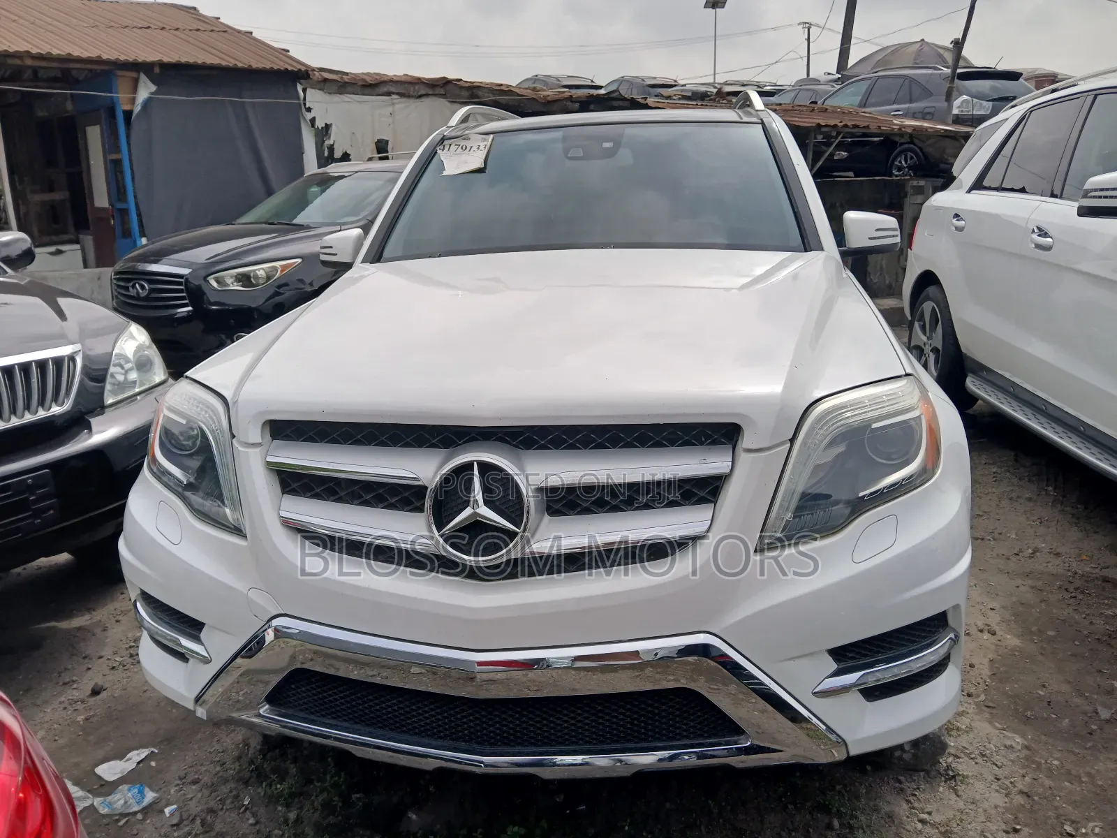 Mercedes-Benz GLK-Class Base GLK 350 4dr AWD 4MATIC (3.5L 6cyl 7A) 2015