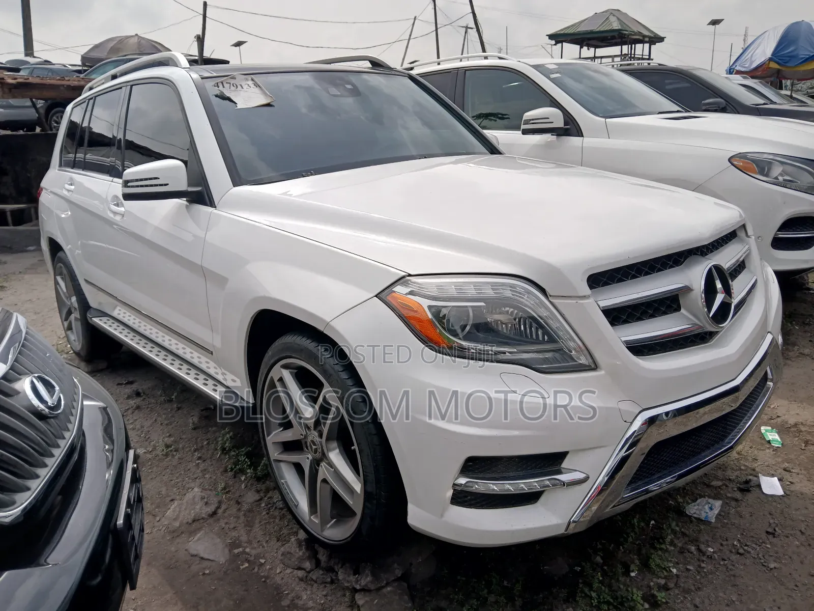 Mercedes-Benz GLK-Class Base GLK 350 4dr AWD 4MATIC (3.5L 6cyl 7A) 2015