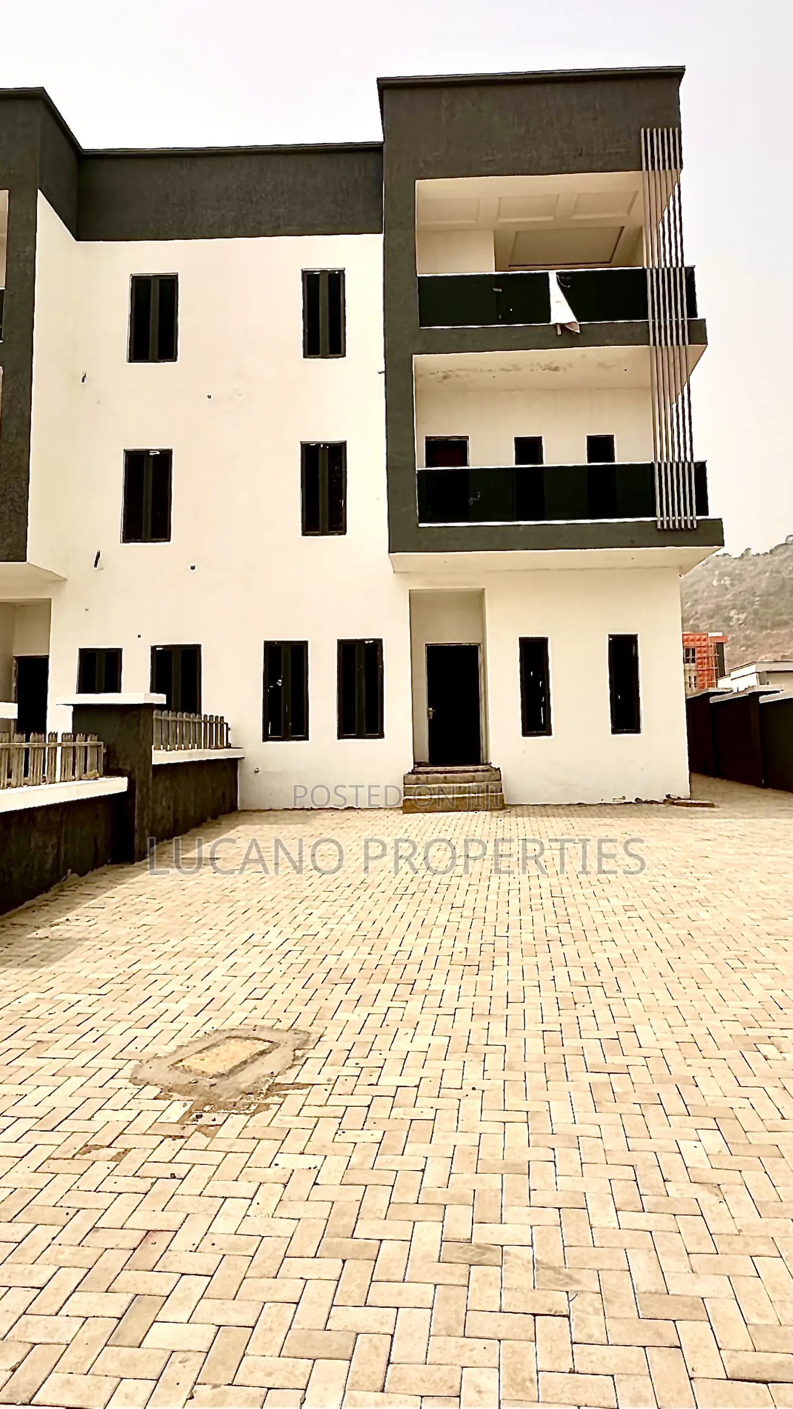 5bdrm Duplex in Katampe District for sale