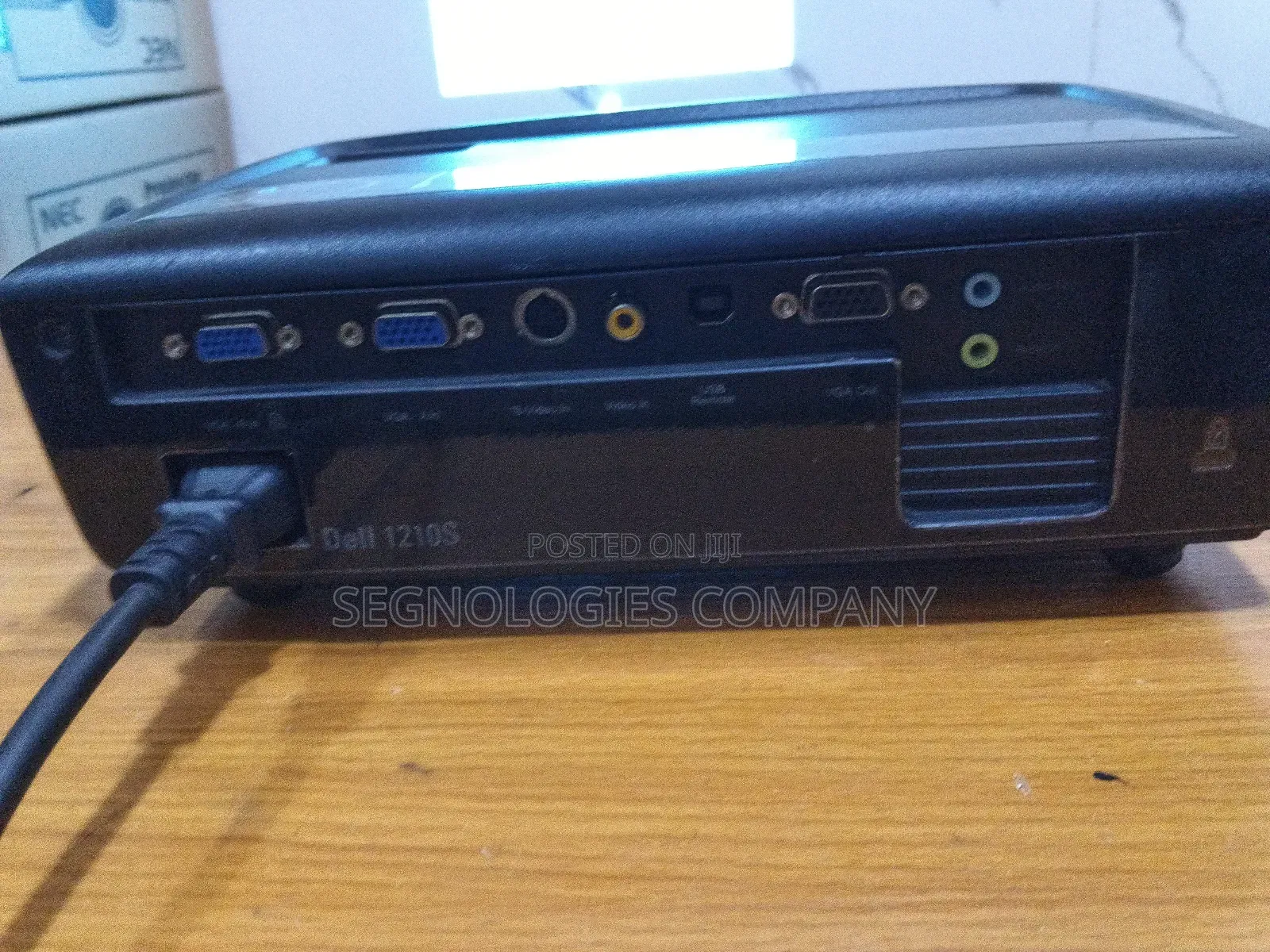 Portable Dell 1210s 2500 Lumens Projector