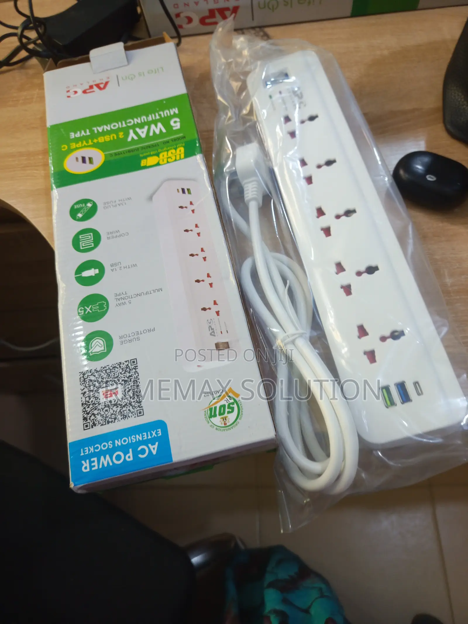 Spark5 Pro: 5-Way Surge-Protected Multi Box