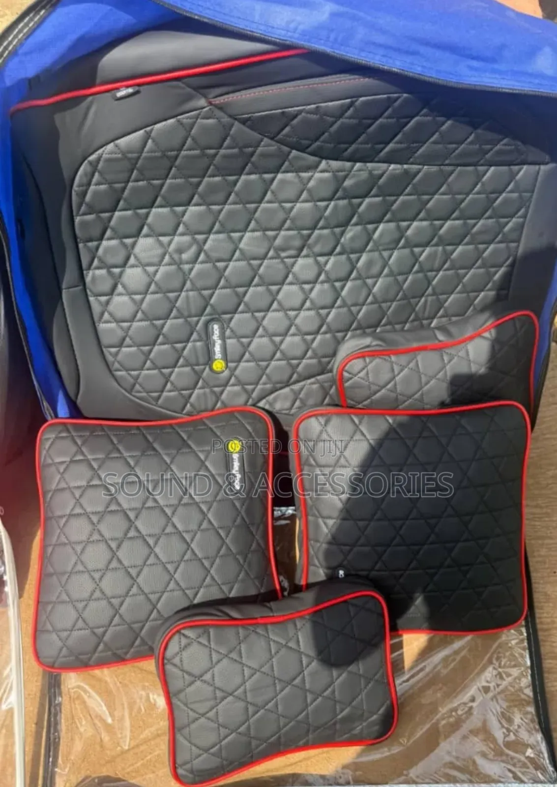 Smilling Face Luxury Universal Leather Seatcover for 5 Seater Suv/Car