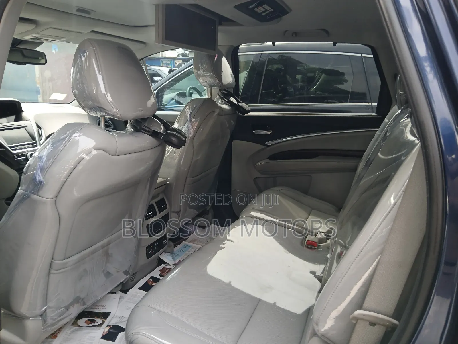 Acura MDX Advance and Entertainment Packages 4dr SUV (3.5L 6cyl 6A)